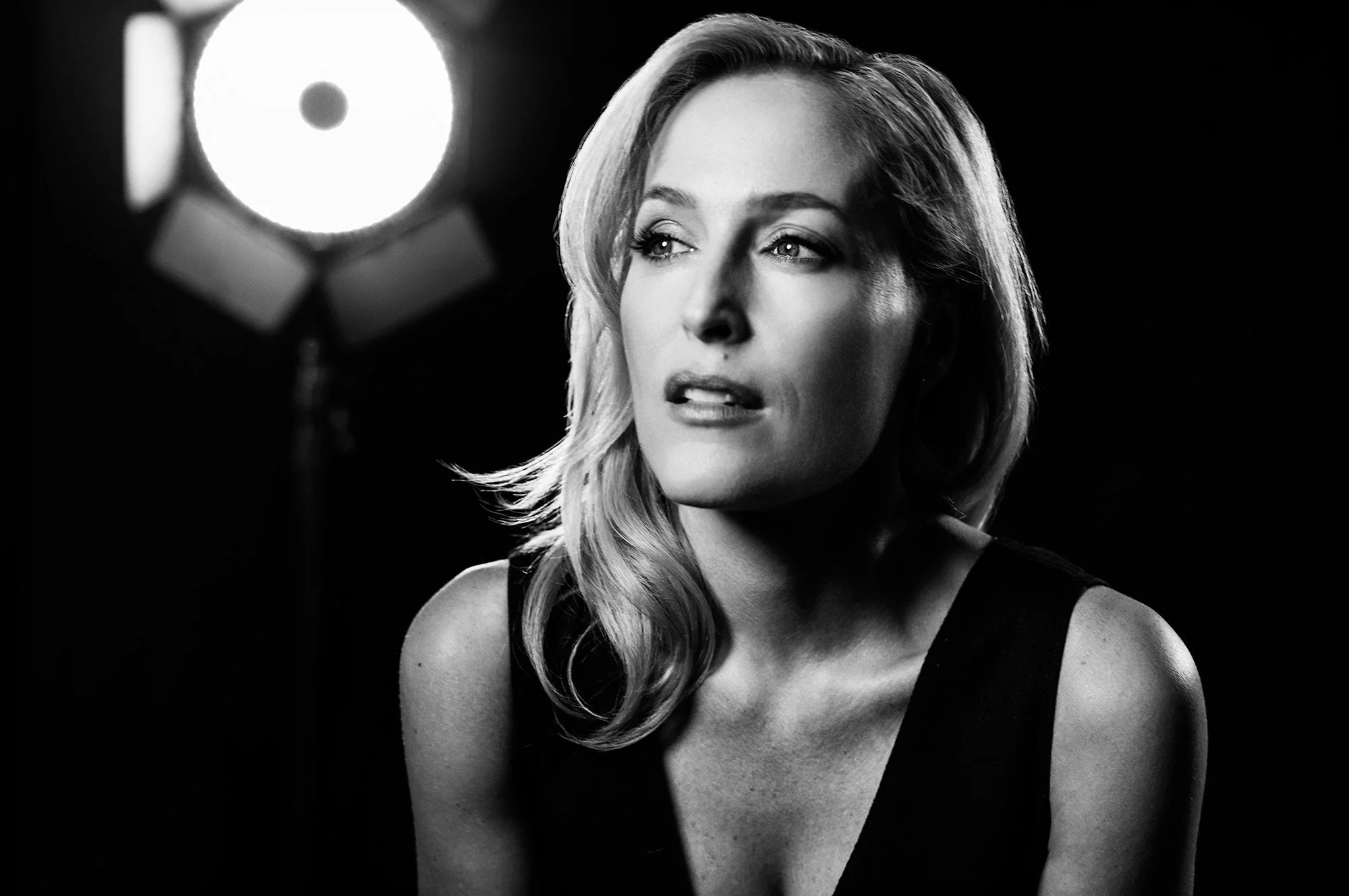 Gillian-Anderson---X-Files-00007-1.jpg