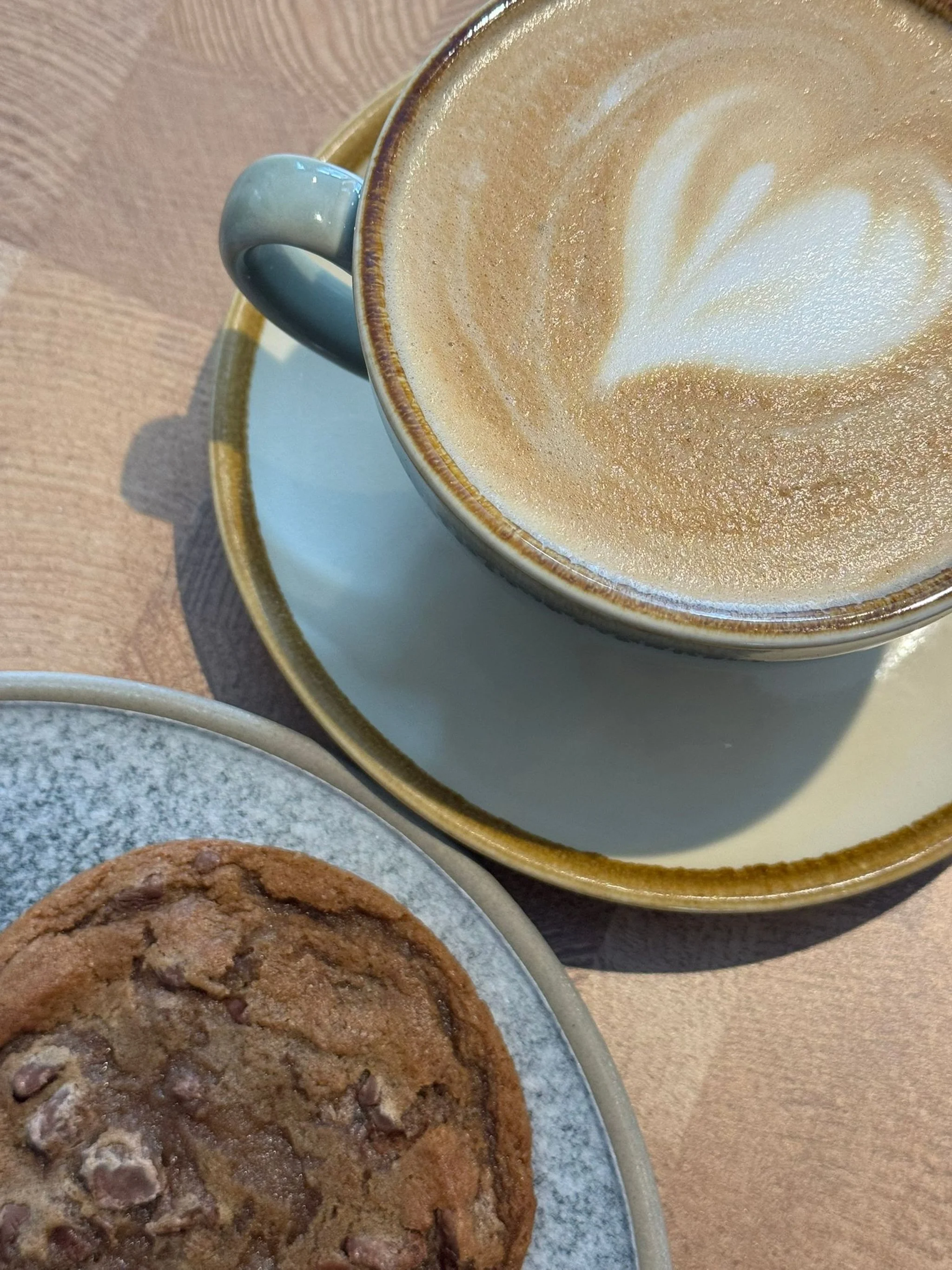 This is what your camera roll will look like in a few weeks 👀  We are IN LOVE with our new coffee machine! @wooden_hill_coffee_roasters 

(thank u to my taste testing pals for joining us for our first go and ty for the pic) xx