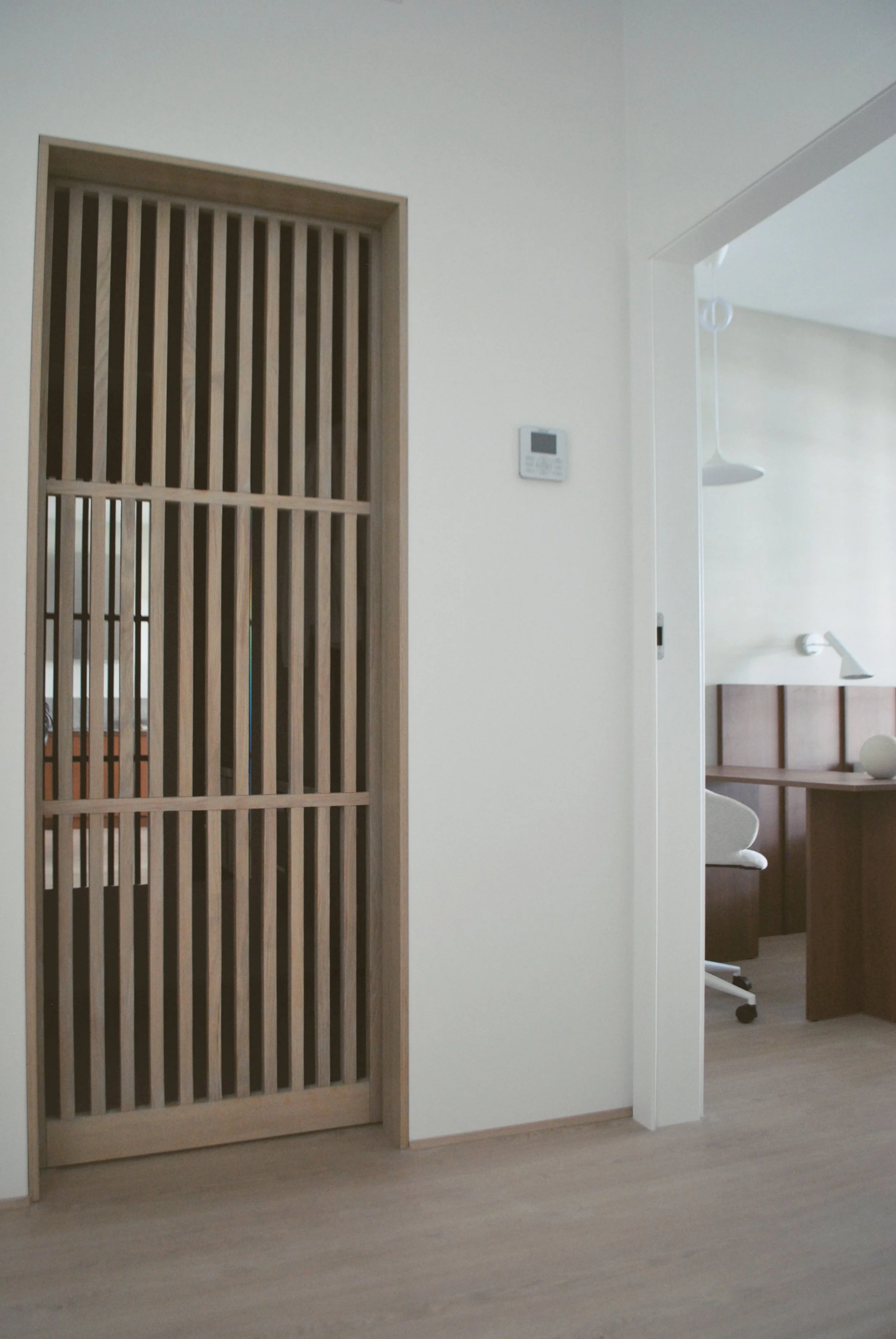 Ponadczasowa architektura wnętrz w minimalistycznym wydaniu