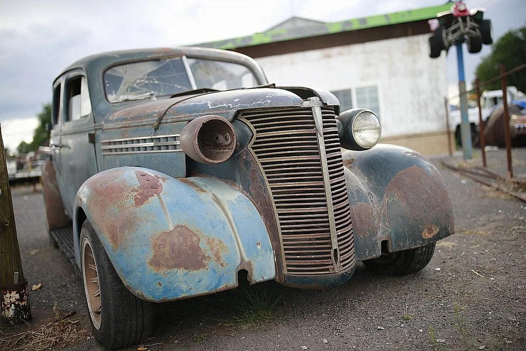 She Still Thinks I Care