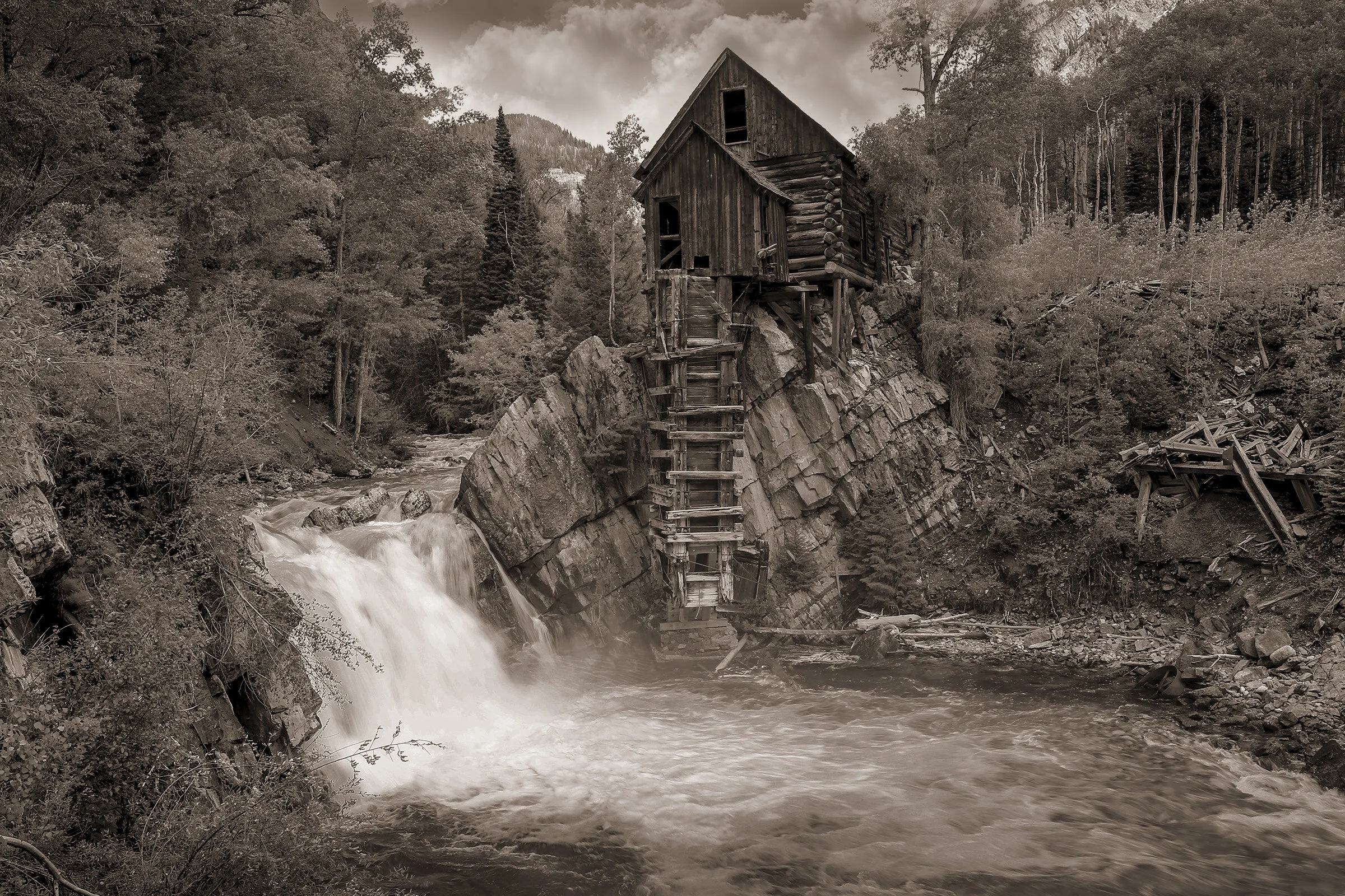 Little Cabin Home on the Hill 