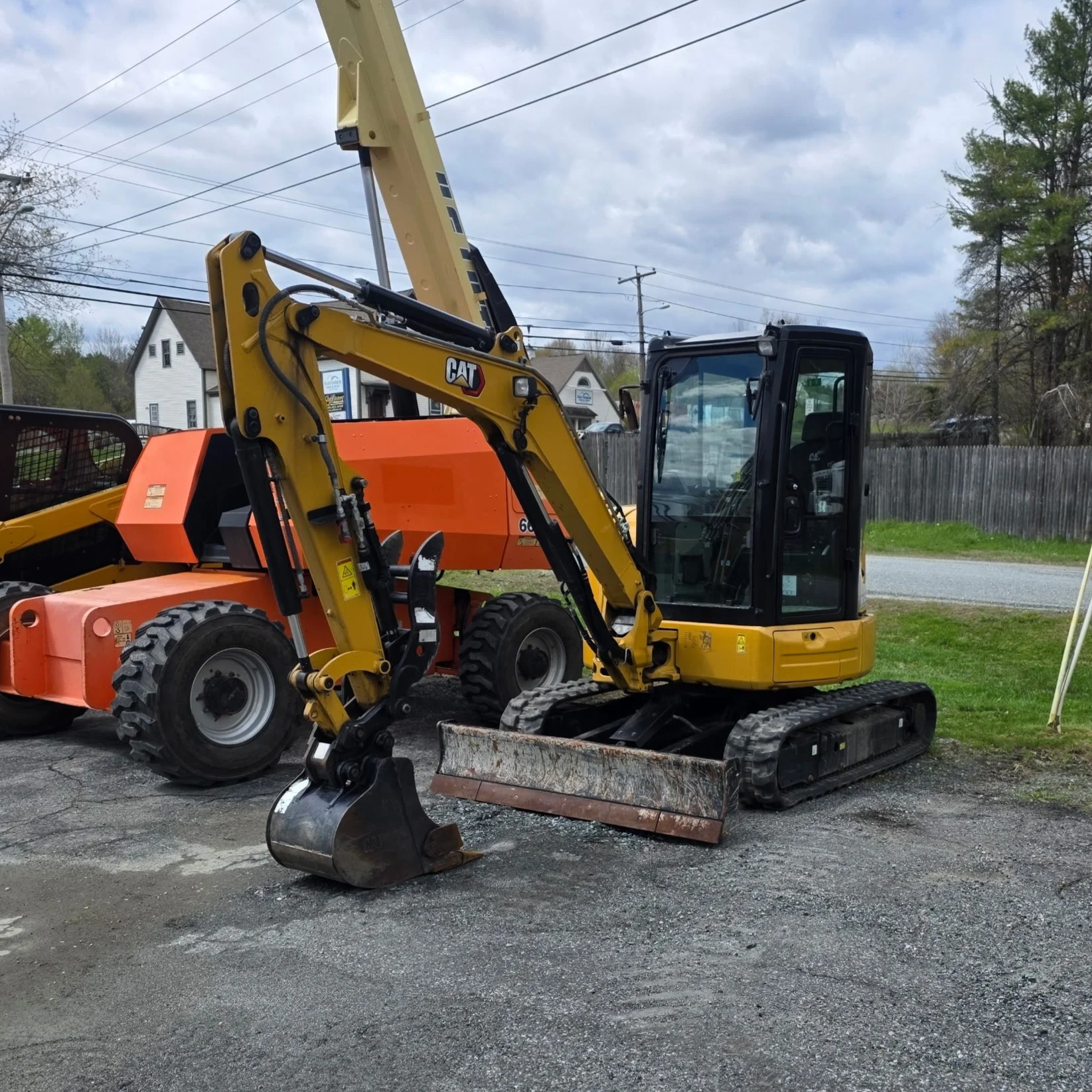 CAT 303.5E2 CR MINI EXCAVATOR