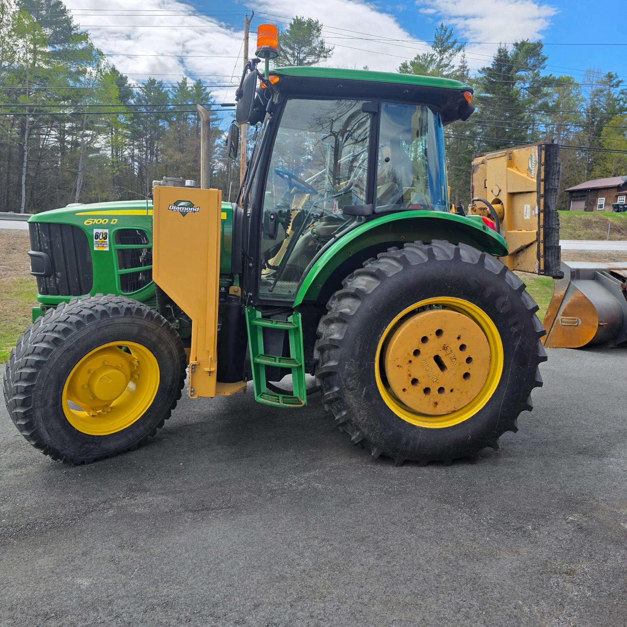 JOHN DEERE 6700 TRACTOR WITH DIAMOND SIDE ARM MOWER