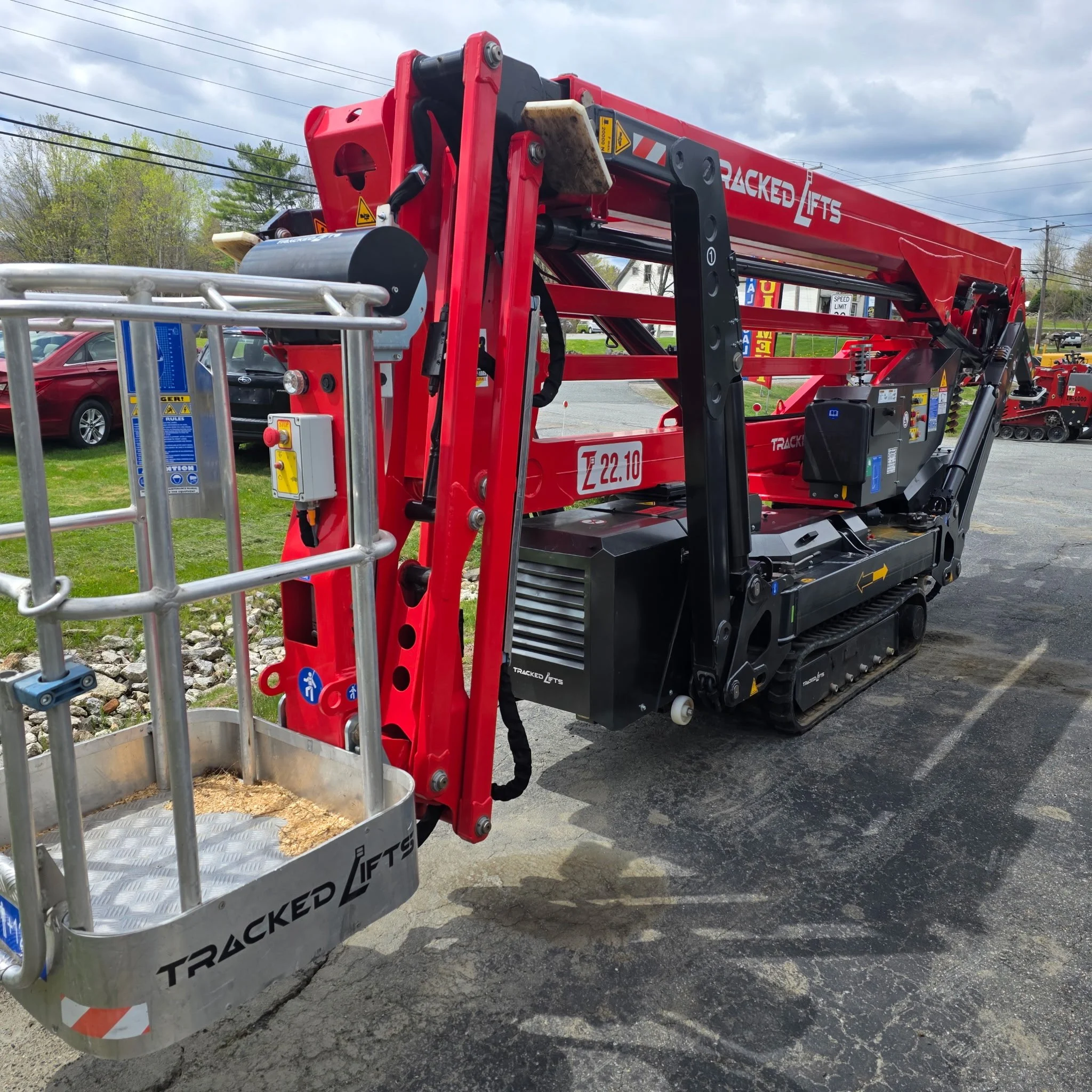 TRACKED LIFTS Z22.10 SPIDER LIFT