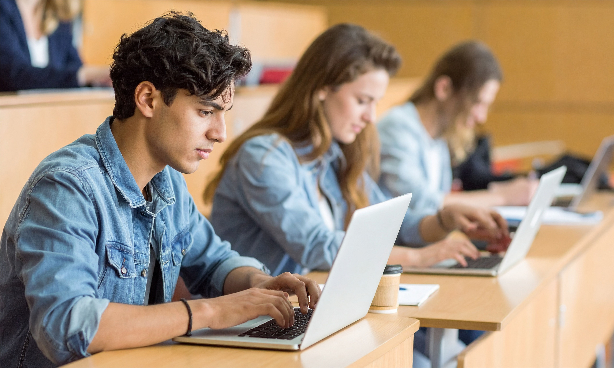 How Technology-Supported Teaching Strengthens Lab and Lecture Course Rigor