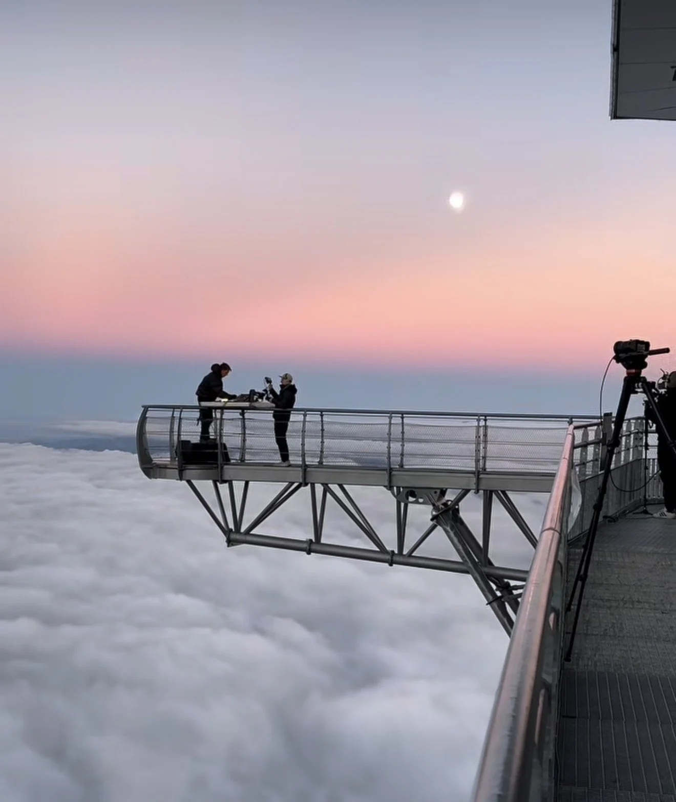 Nohr &amp; Afnan Prince unveil “Weaver” above the clouds at Pic du Midi