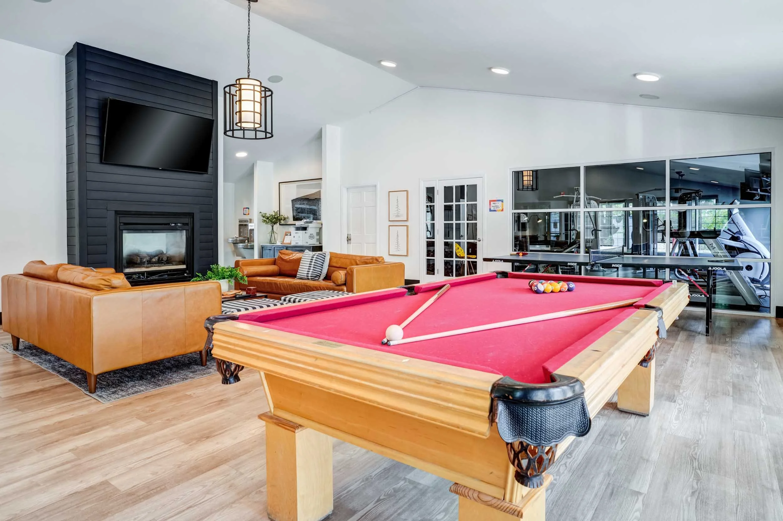 Campus Court Lexington | Student Apartments near UK | Resident Lounge with Billiards