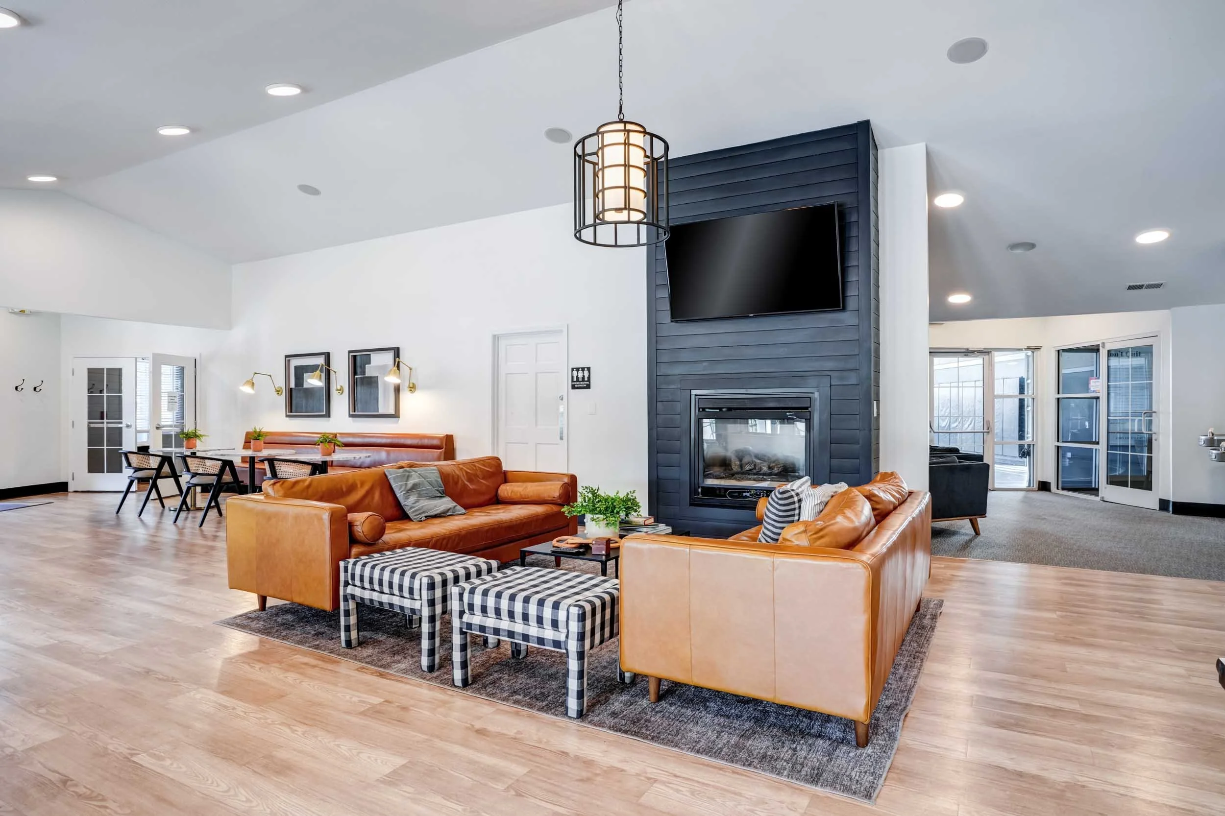 Campus Court Lexington | Student Apartments near UK | Resident Lounge with Fireplace