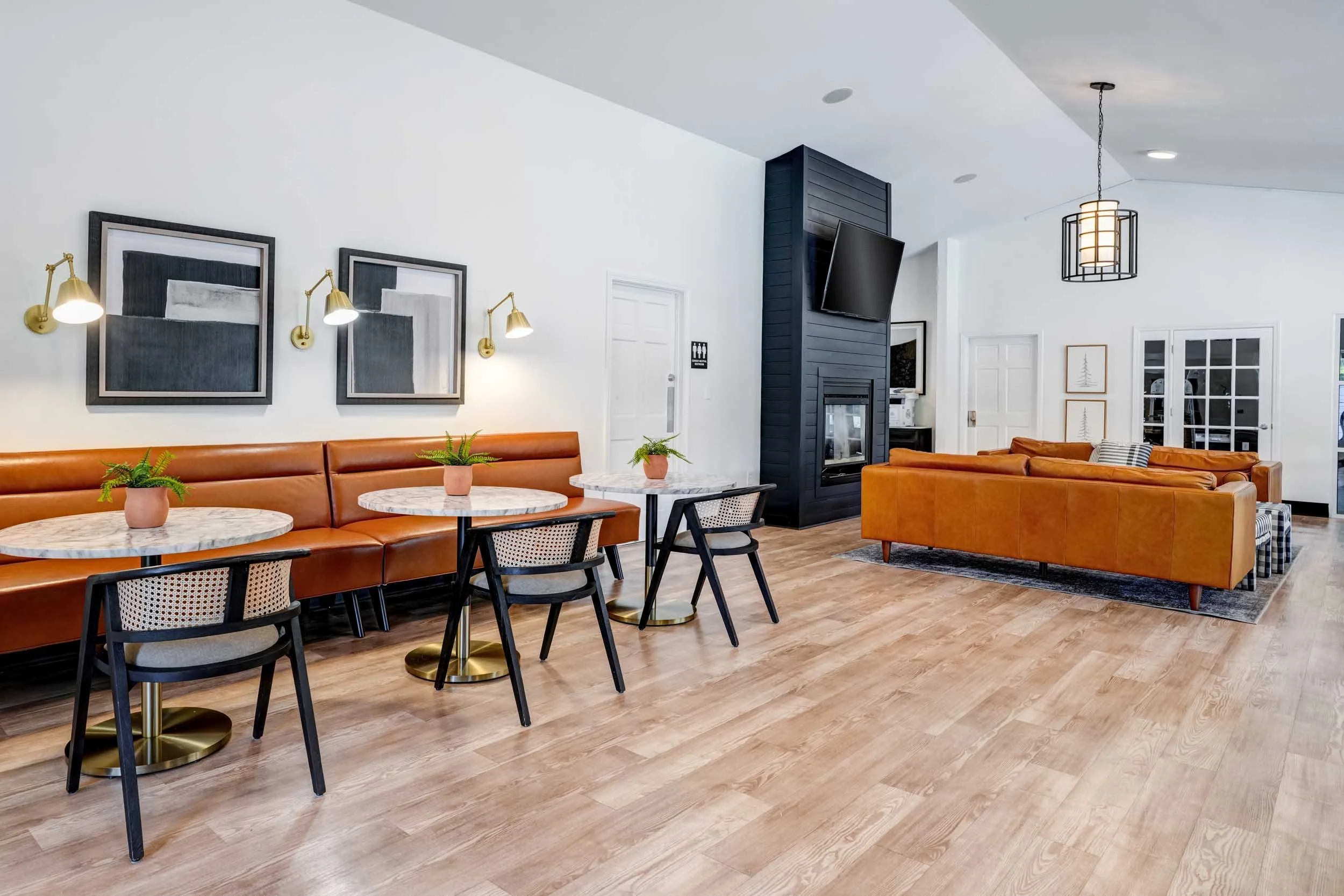 Campus Court Lexington | Student Apartments near UK | Resident Lounge with Study Nooks