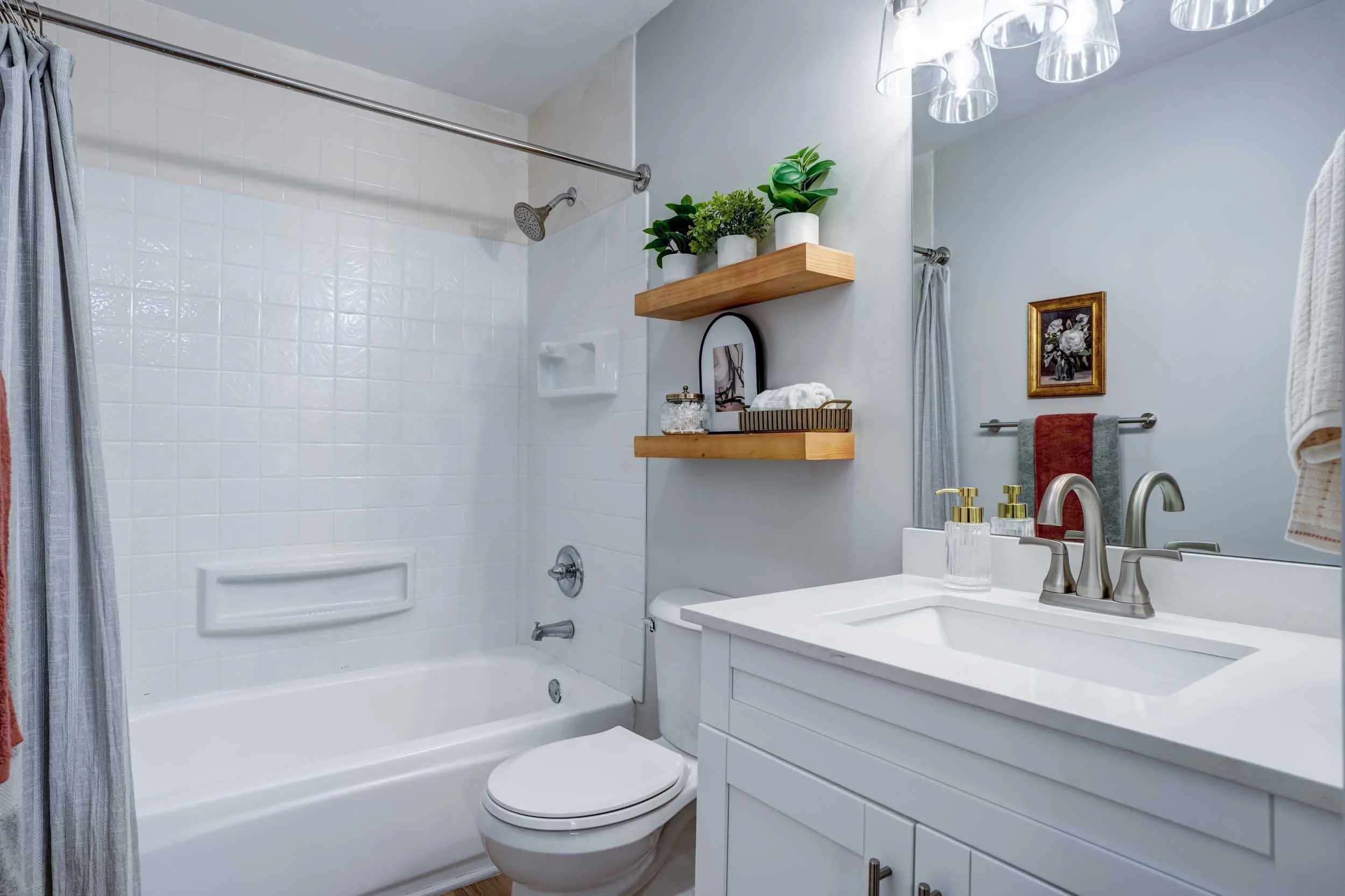 Campus Court Lexington | Student Apartments near UK | Bathroom