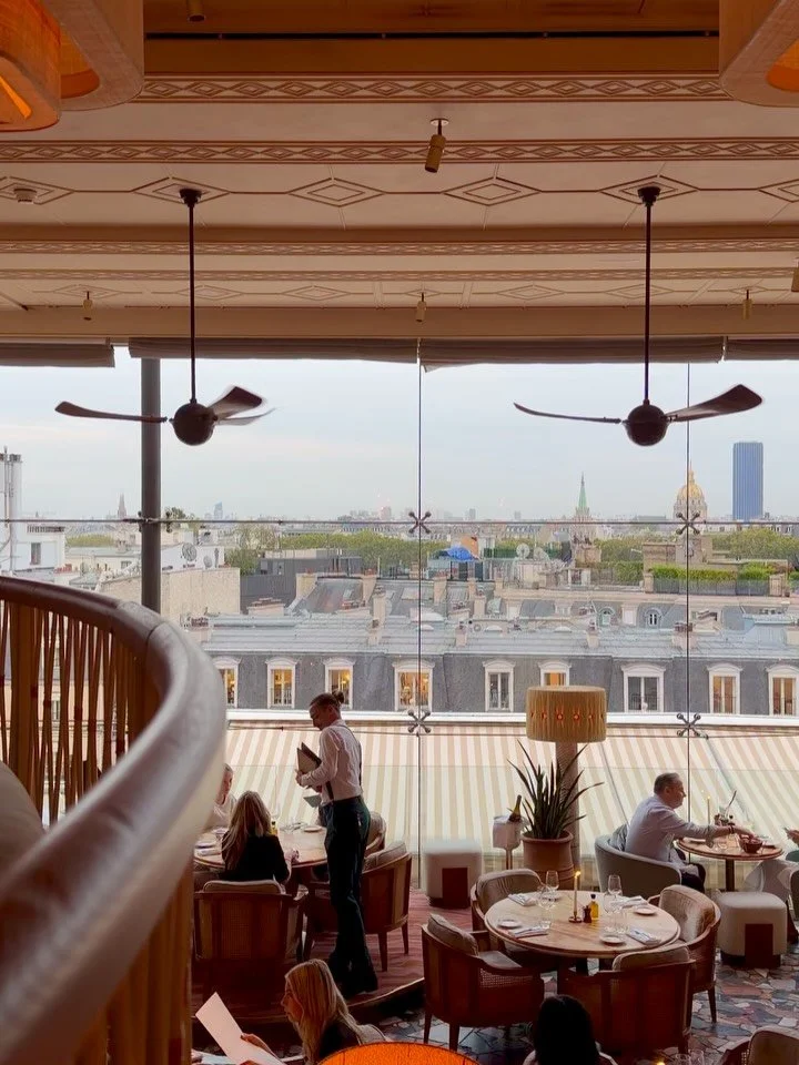 🇫🇷 Paris ❤️

De magnifiques moments dans la Ville Lumi&egrave;re! Des restos m&eacute;morables comme Gigi Paris et Maxim&rsquo;s, une mont&eacute;e jusqu&rsquo;au sommet de la Tour Eiffel avec une vue &agrave; couper le souffle et une visite des ca