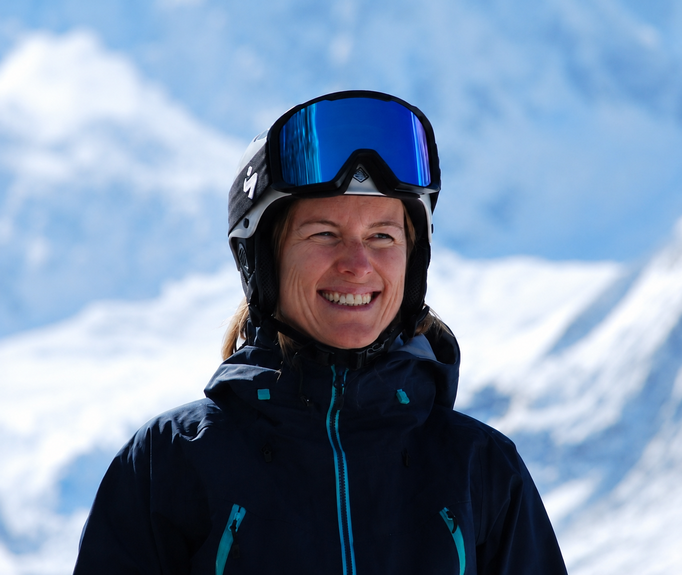 Female private ski instructor in St. Moritz, offering ski lessons and alpine experiences in the Engadin.