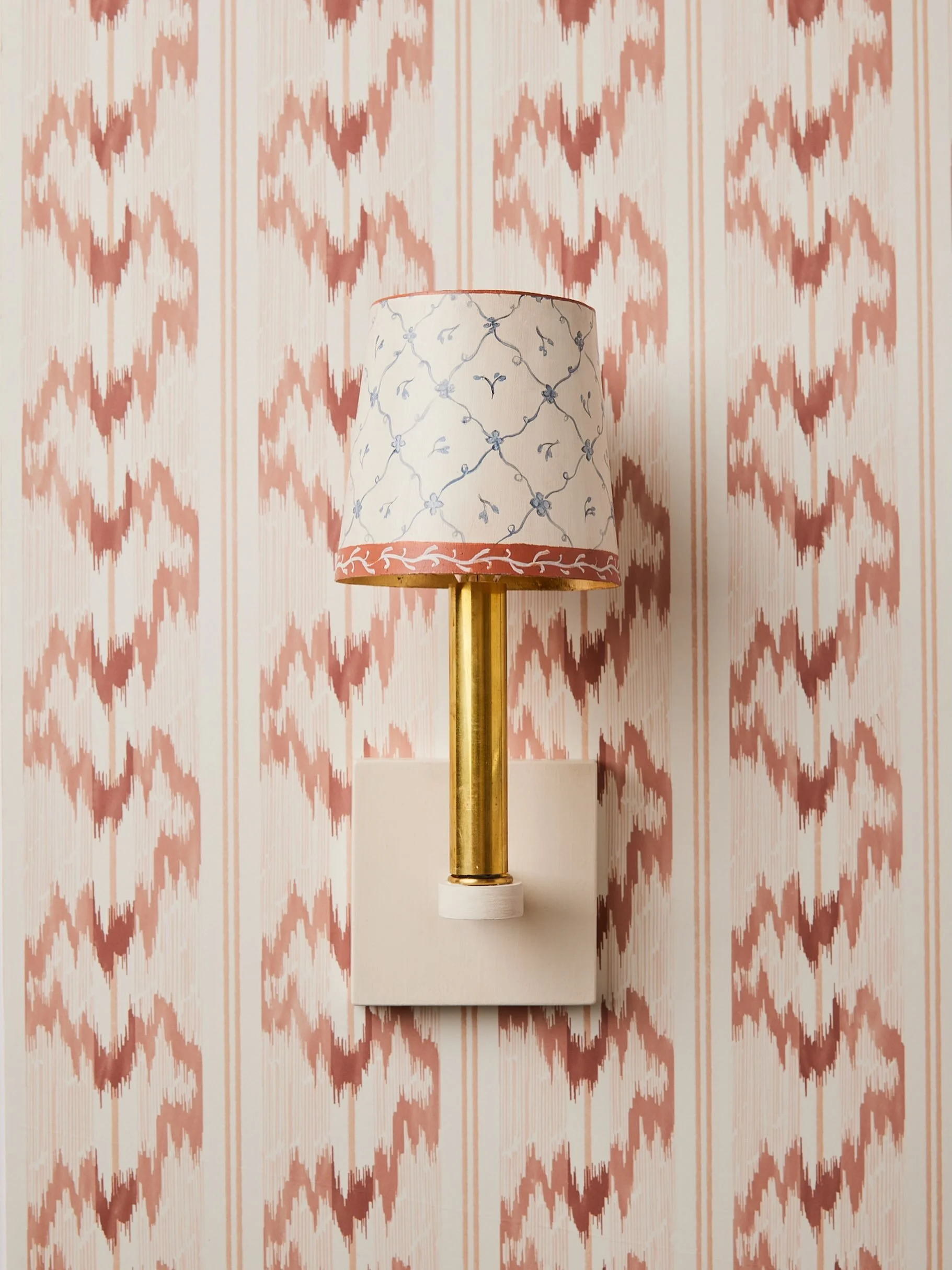 You asked, and we are excited to announce that this fall we will be adding a t&ocirc;le painted shade to our collection! Endlessly customizable, here it is shown on our new single candle sconce no. 6 and painted to compliment this Leah O&rsquo;Connel