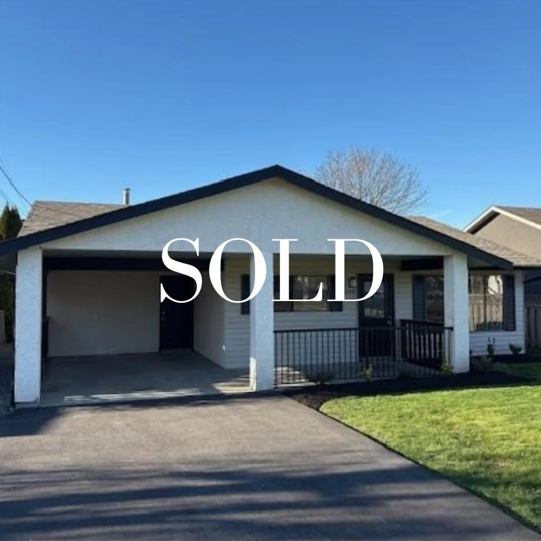 Sold!🍾

Congratulations to my clients on the purchase of their first home!

We are definitely in a buyers market.
Give me a call or send me a dm with any real estate related questions!