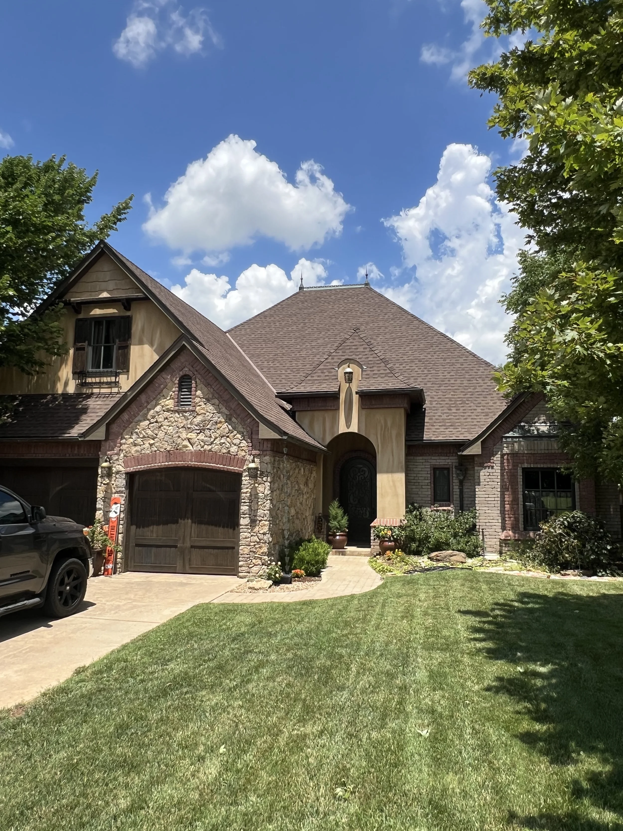Residential Roofing in Edmond &amp; Oklahoma City: Protecting Your Home From the Roof Down