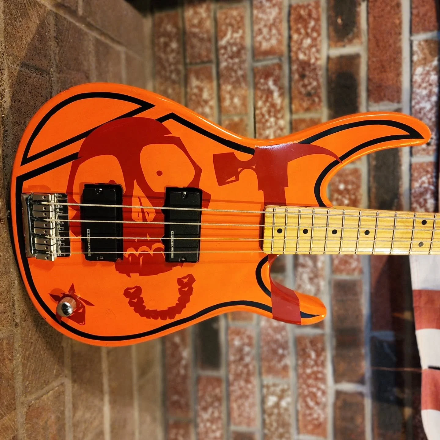 Latest nonsense! Been fronting #cowpunk bands for a long time, so all my gear is aimed toward a warm, thumpy, overdriven sound. Had some amazing experiences with some amazing people this fall going to metal shows, and wanted to chase that clean, ultr