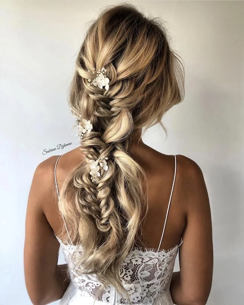 Sabrina Dijkman Hair, Blonde specialist Netherlands, AirTouch blonding Netherlands, Luxury hair salon Netherlands, Hair stylist Zwaag Netherlands, Hair education Netherlands, Bridal hairstylist Netherlands, High end hair color Netherlands