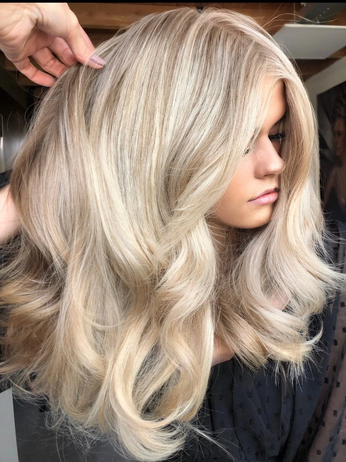 Sabrina Dijkman Hair, Blonde specialist Netherlands, AirTouch blonding Netherlands, Luxury hair salon Netherlands, Hair stylist Zwaag Netherlands, Hair education Netherlands, Bridal hairstylist Netherlands, High end hair color Netherlands