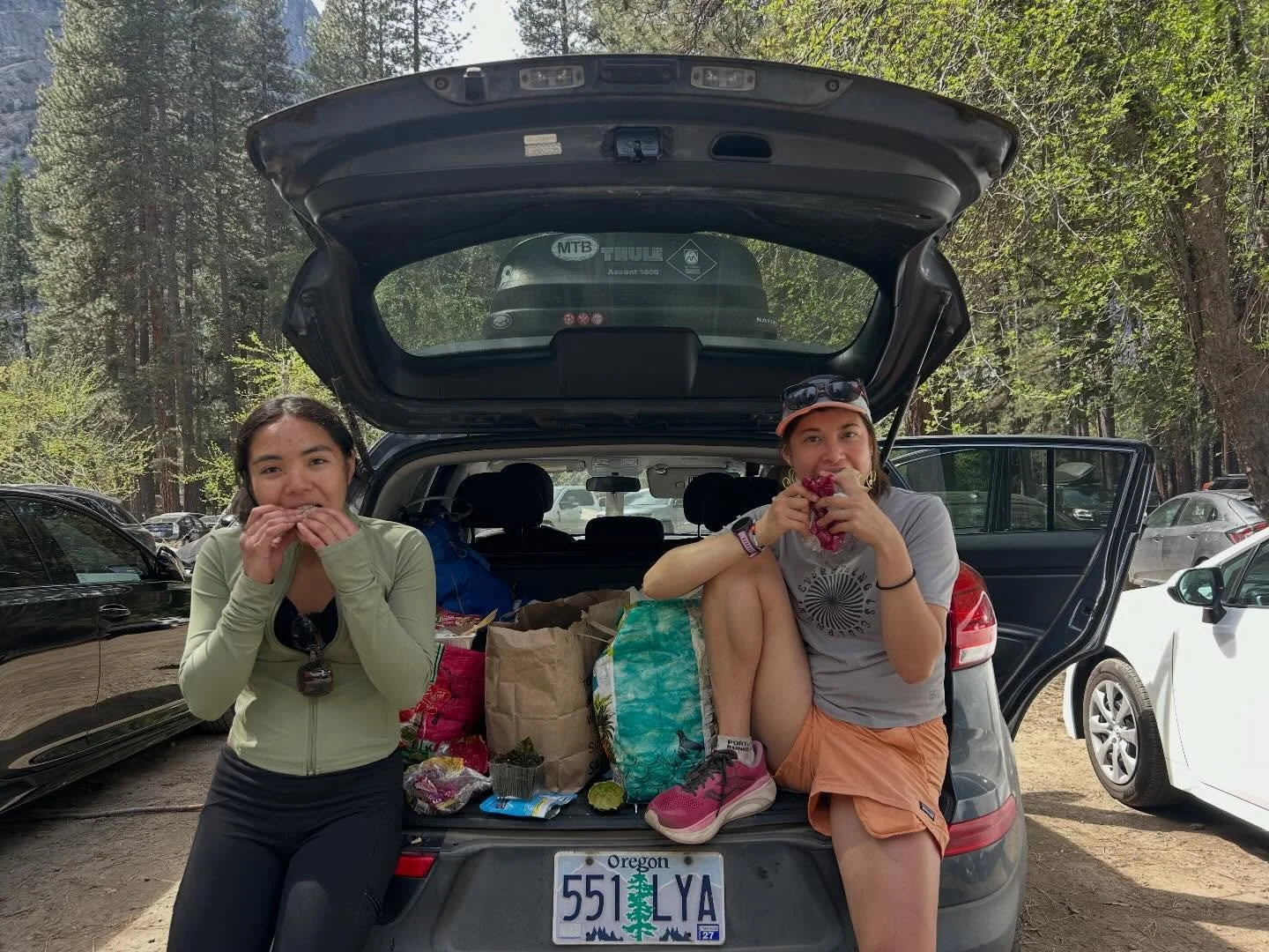 This is what living on the road for 10 days looks like

Peep that poison oak leg check 😻😻