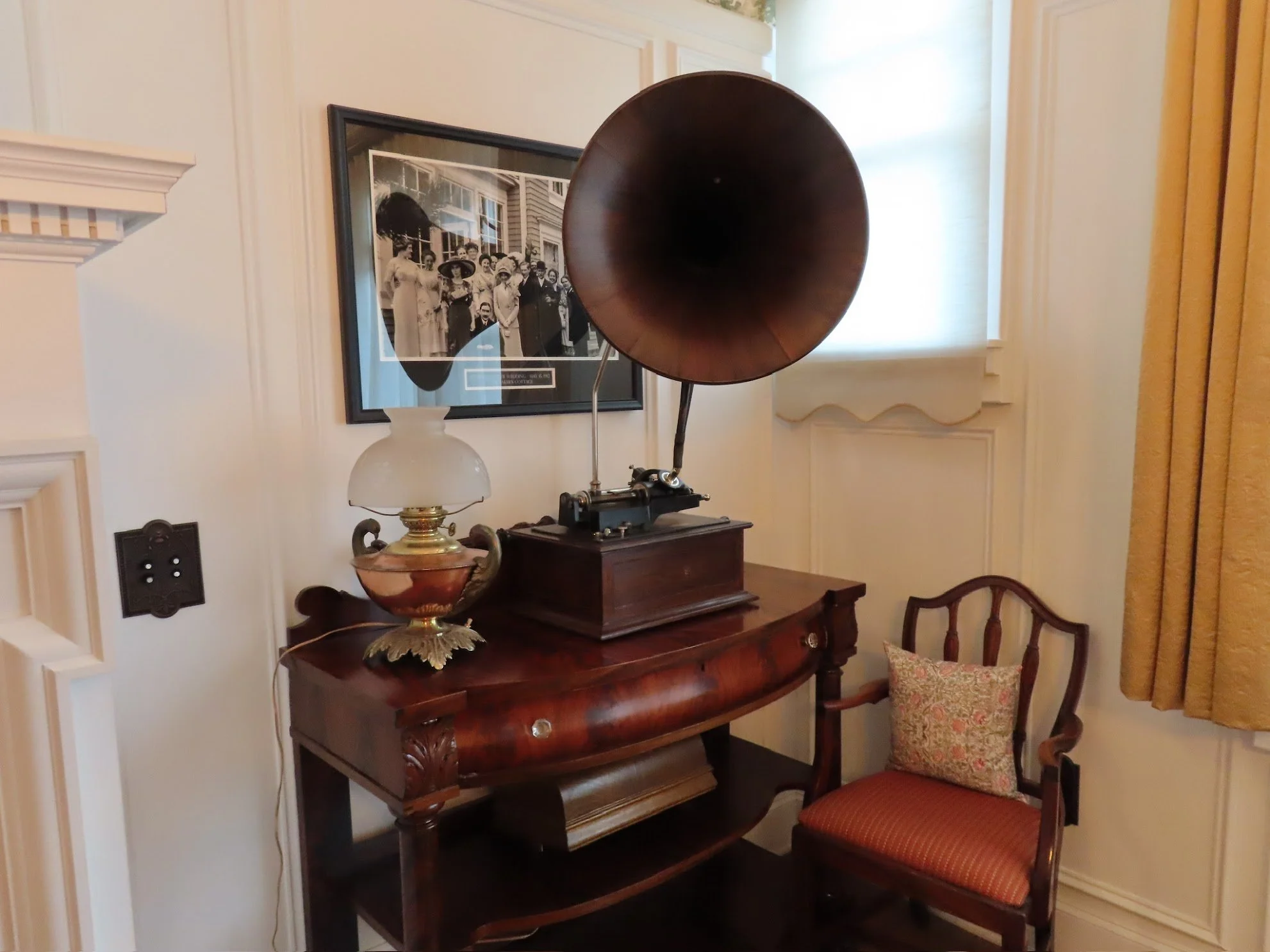 gramophone stanley hotel.JPG