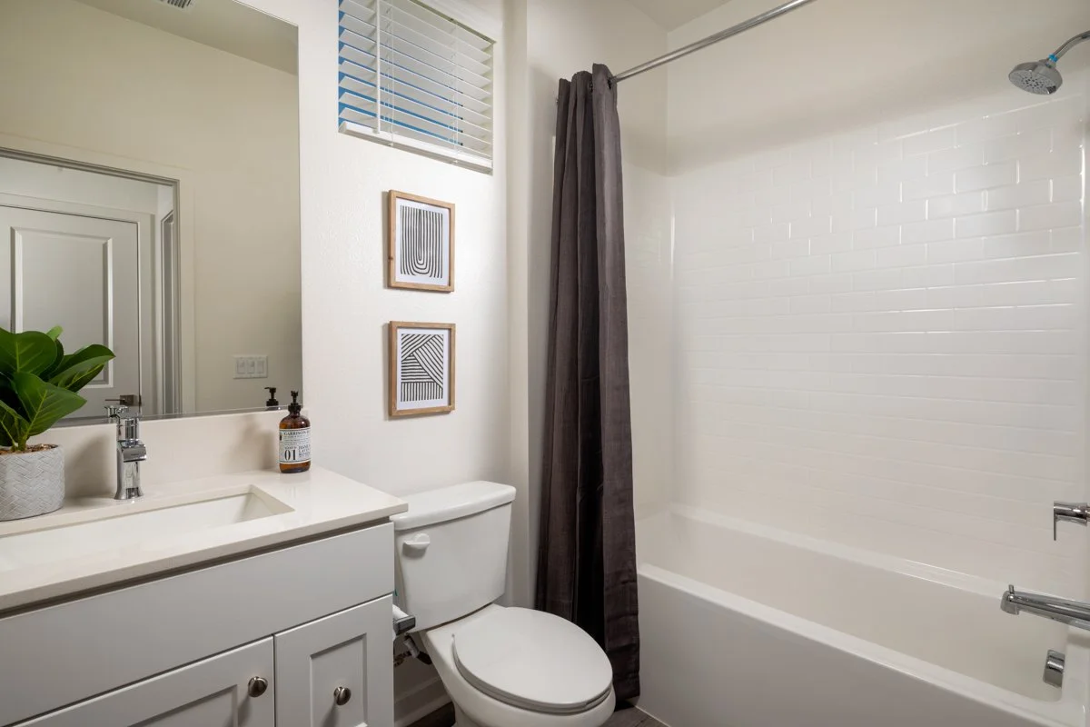 GS_Sagewind_Ranch_43535_DS_Bath.jpg