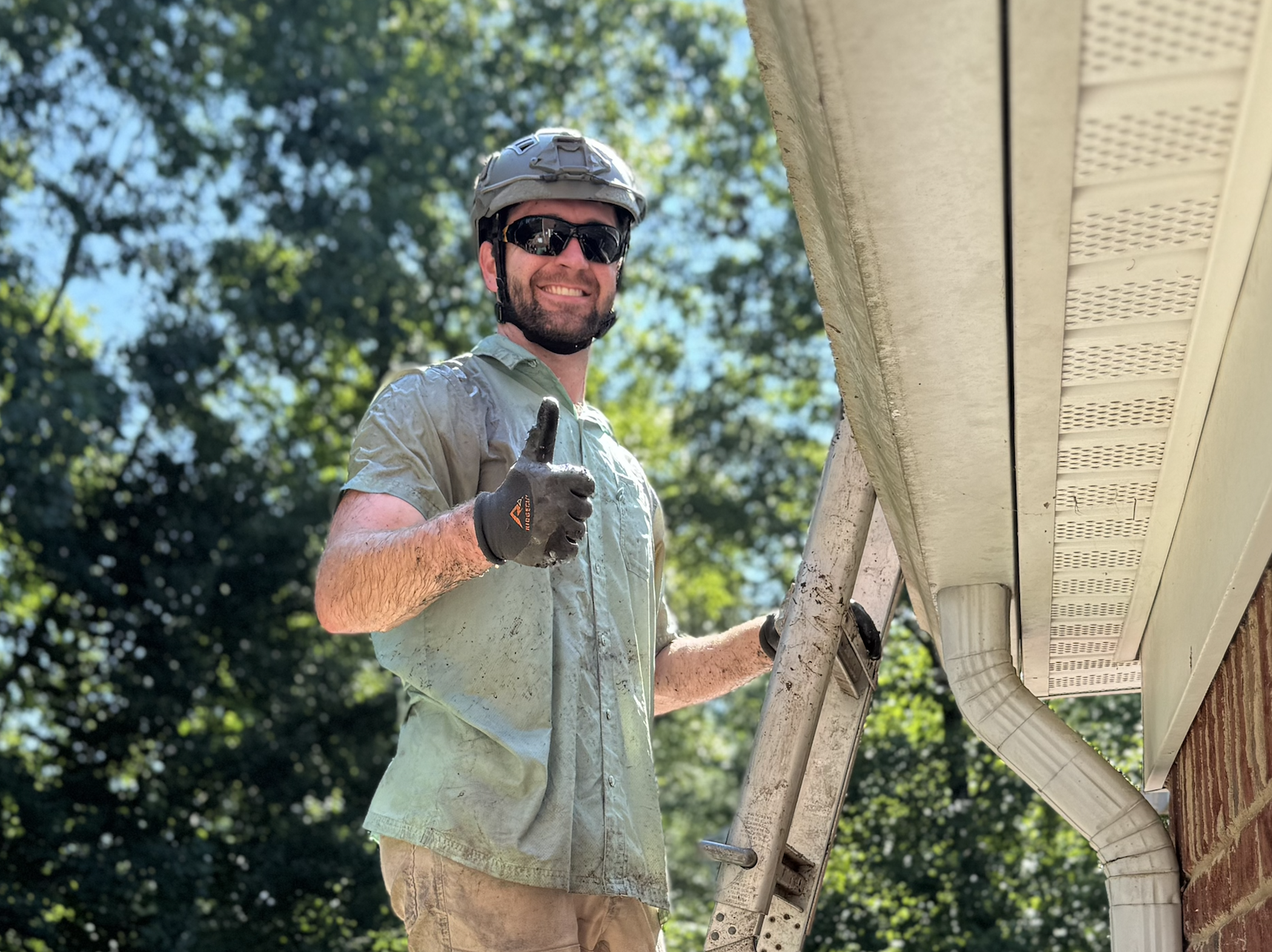 Gutter cleaning in Forsyth GA, Browning Sandusky.