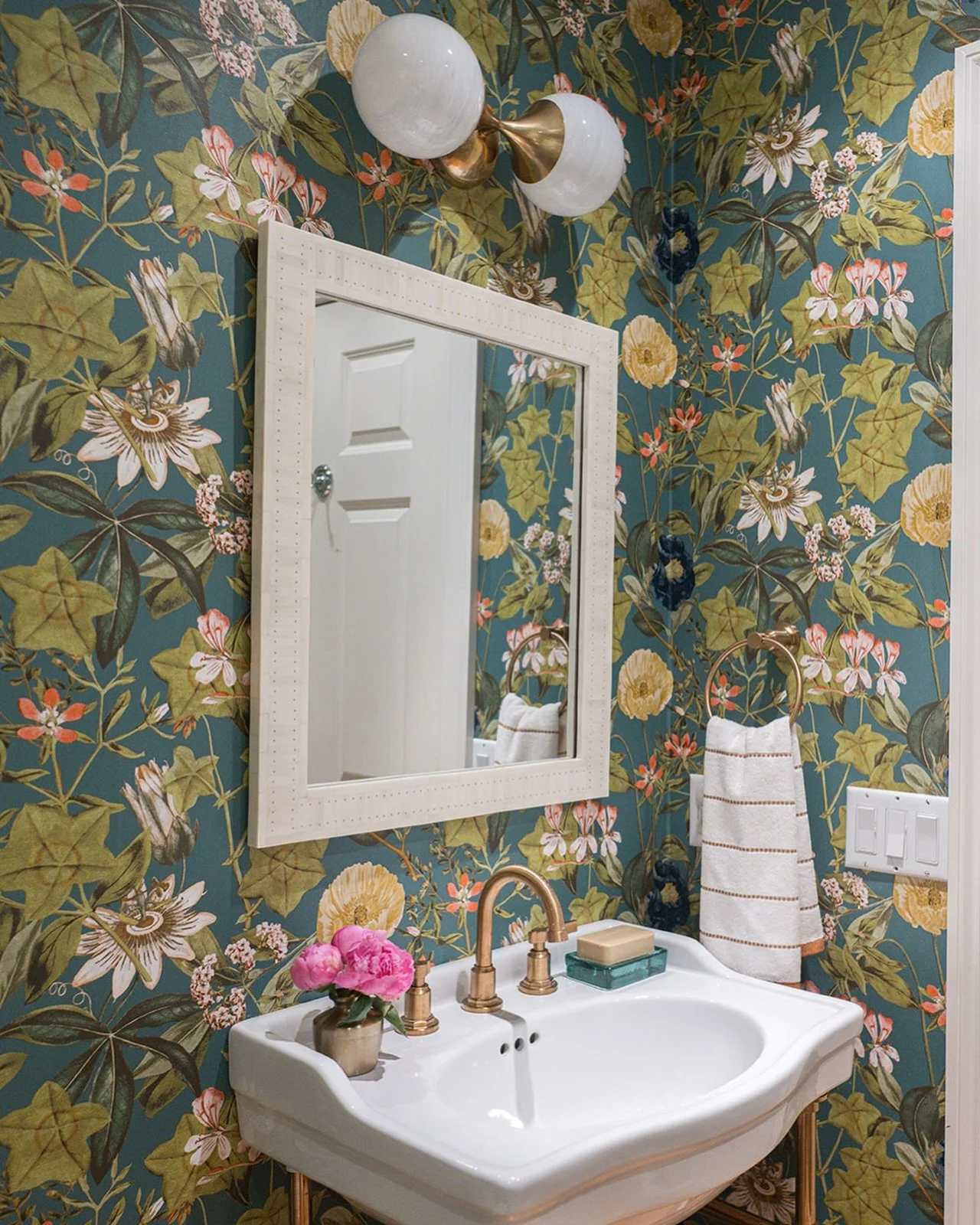 Here&rsquo;s the deal, your powder room should feel like a moment, a statement, like a fancy little jewelry box. It is an opportunity to go bold in what is arguably the smallest room in your home. Creating a fun moment in what would be just another u