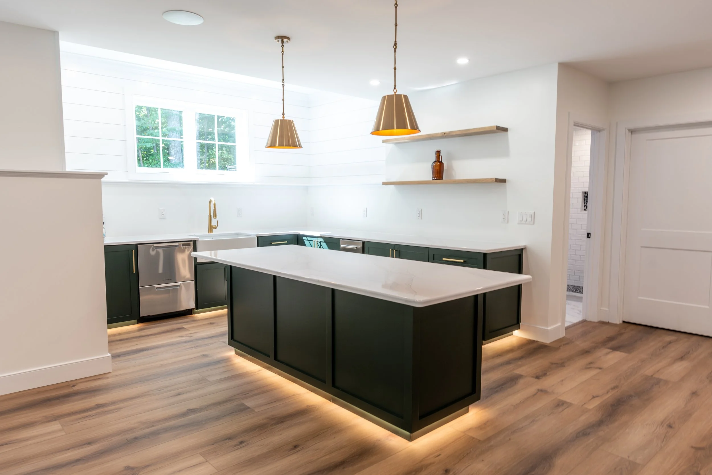 Rela estate image of a high end luxury kitchen