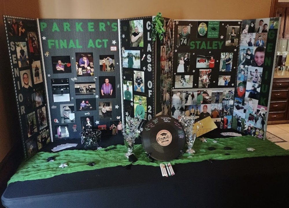 Personalized graduation party detail