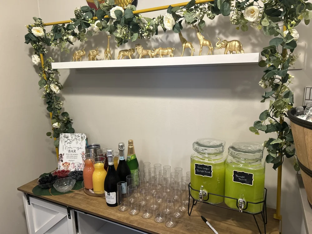 Baby shower table detail