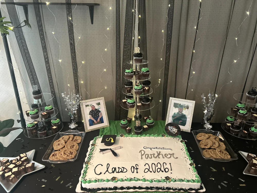 Graduation party table styling