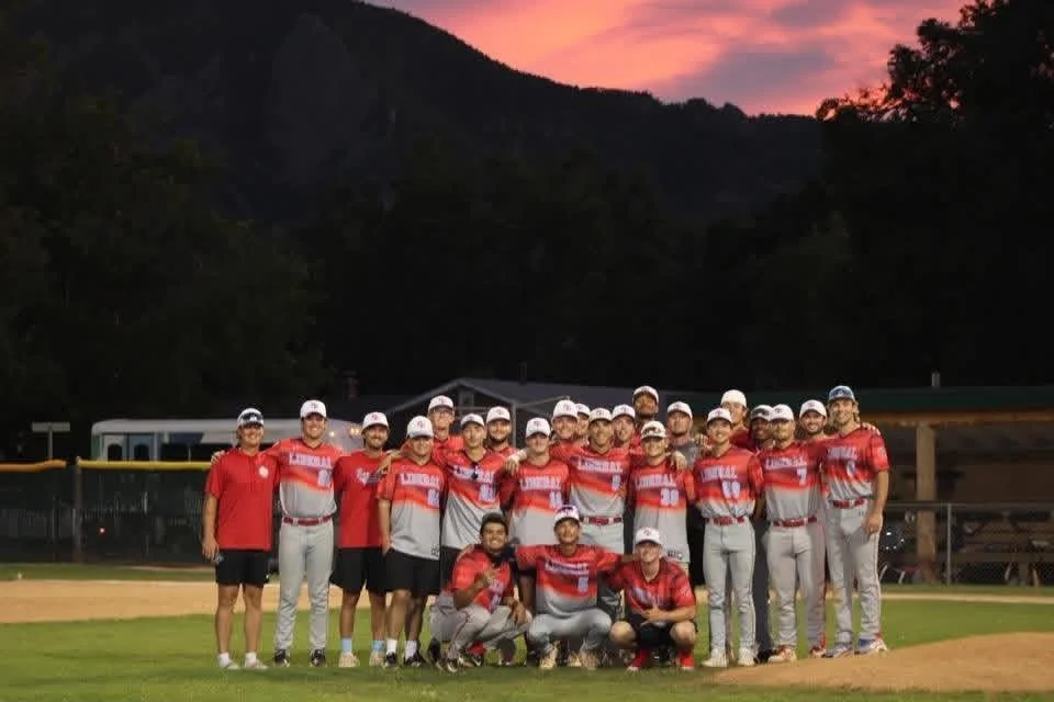 Bee Jays Corral Collegians