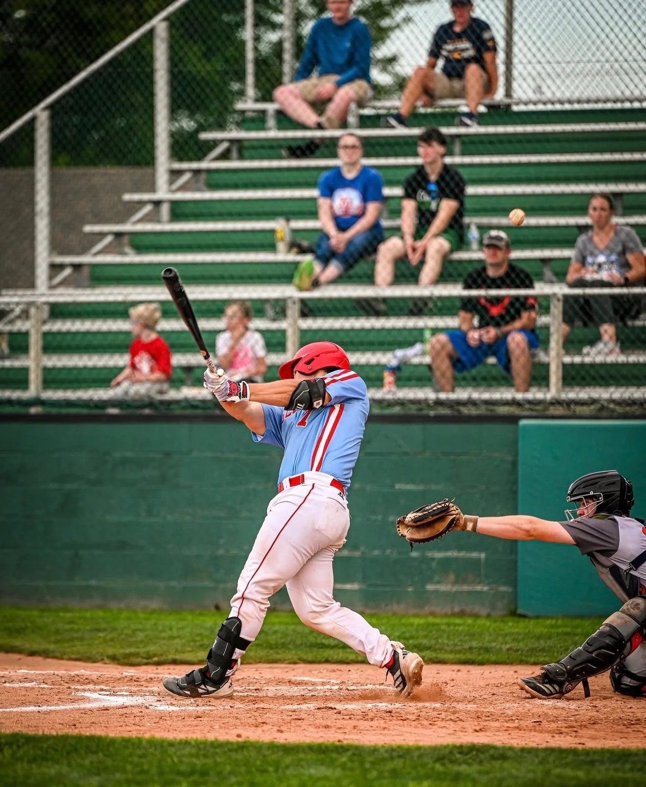Seven Run Fifth Sinks Bee Jays