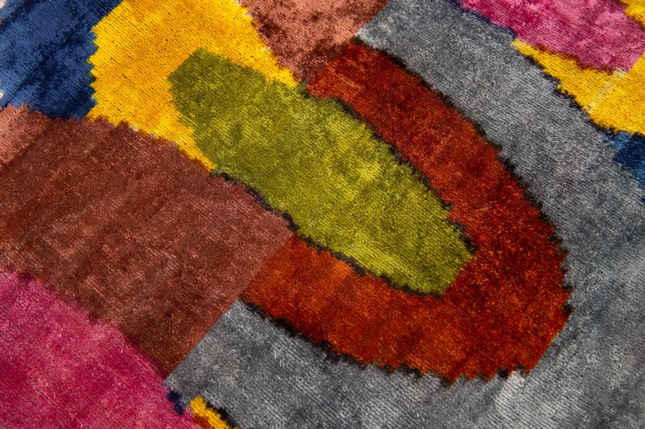 closeup-multicolor-abstract-pattern-fabric