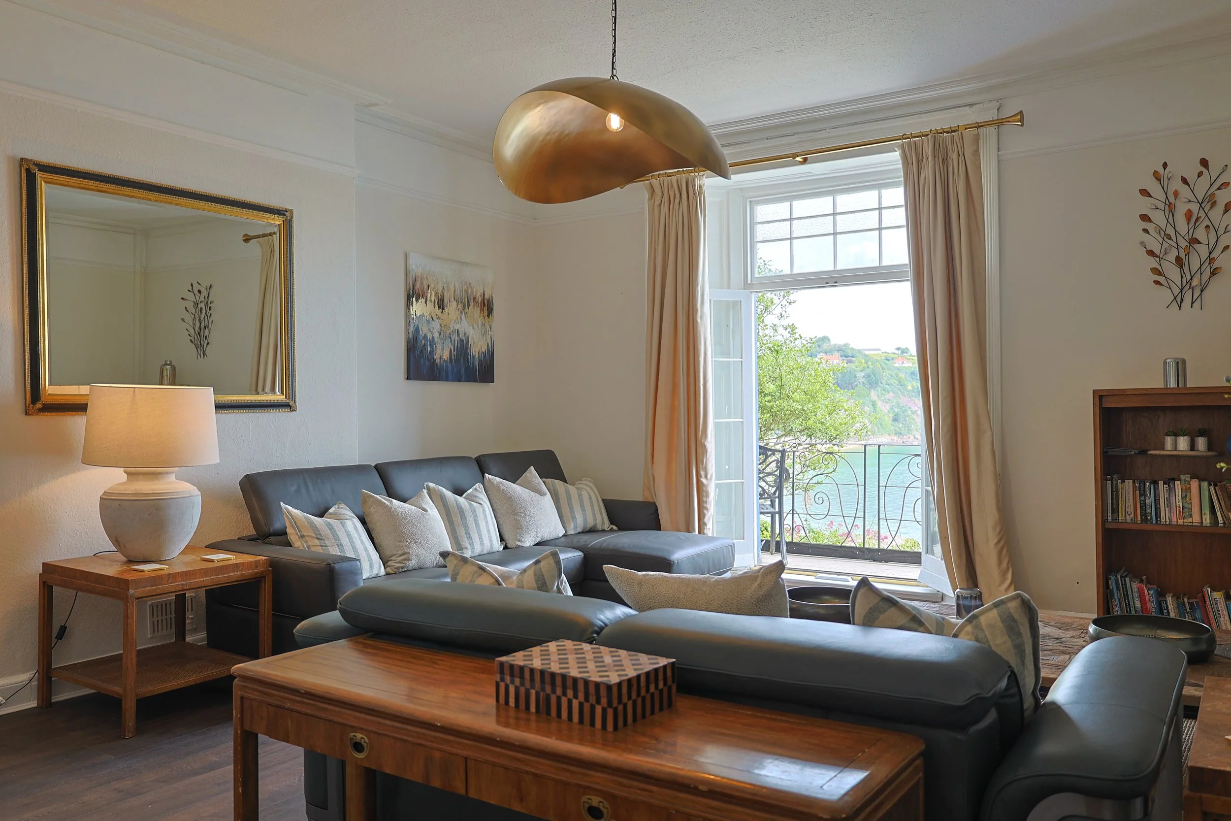 Dewi Emrys Apartment