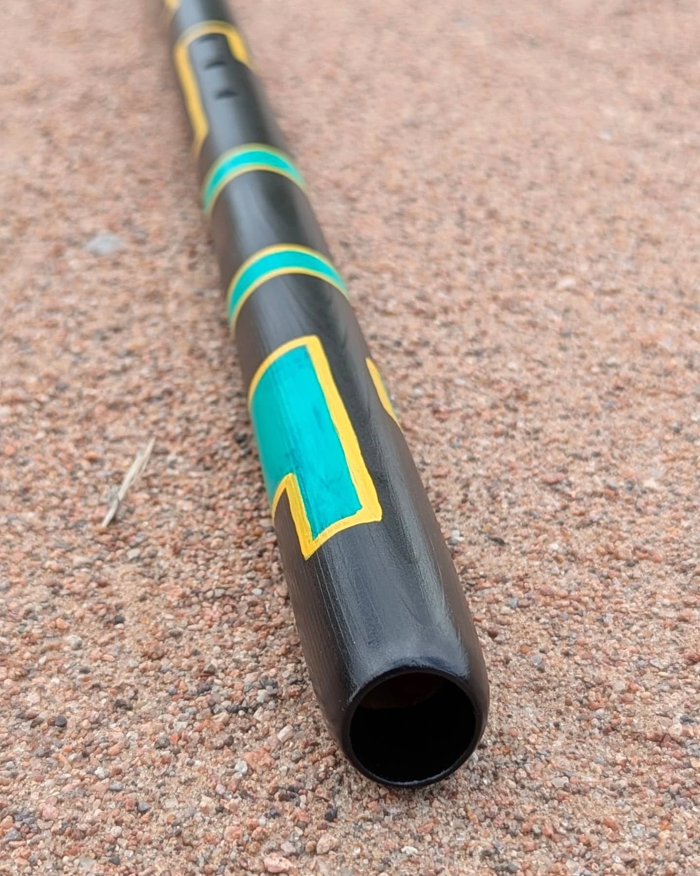 Wooden Rim blown flute painted with acrylic paint and made from cedar.

#rimblownflute #PuebloFlute #Jemezfluteplayer #Jemez #JemezPueblo #Flute #fluteplayer #Nativeflute #NativeAmerican #NativeAmericanFlute #handcarved #woodcarving