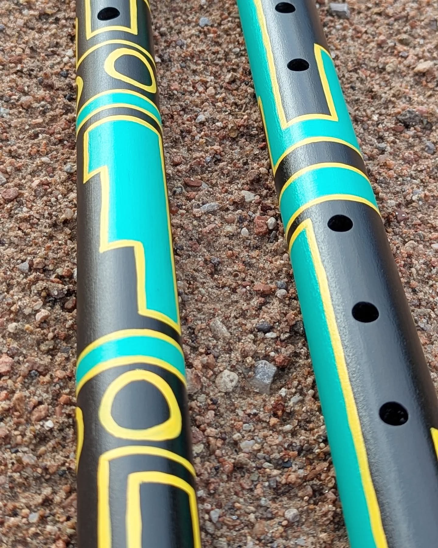 Two of my recently made flutes. Pine and Cedar. Available 

#rimblownflute #PuebloFlute #Jemezfluteplayer #Jemez #JemezPueblo #Flute #fluteplayer #Nativeflute #NativeAmerican #NativeAmericanFlute #handcarved #woodcarving #Chaco #ChacoCanyon #chacocul