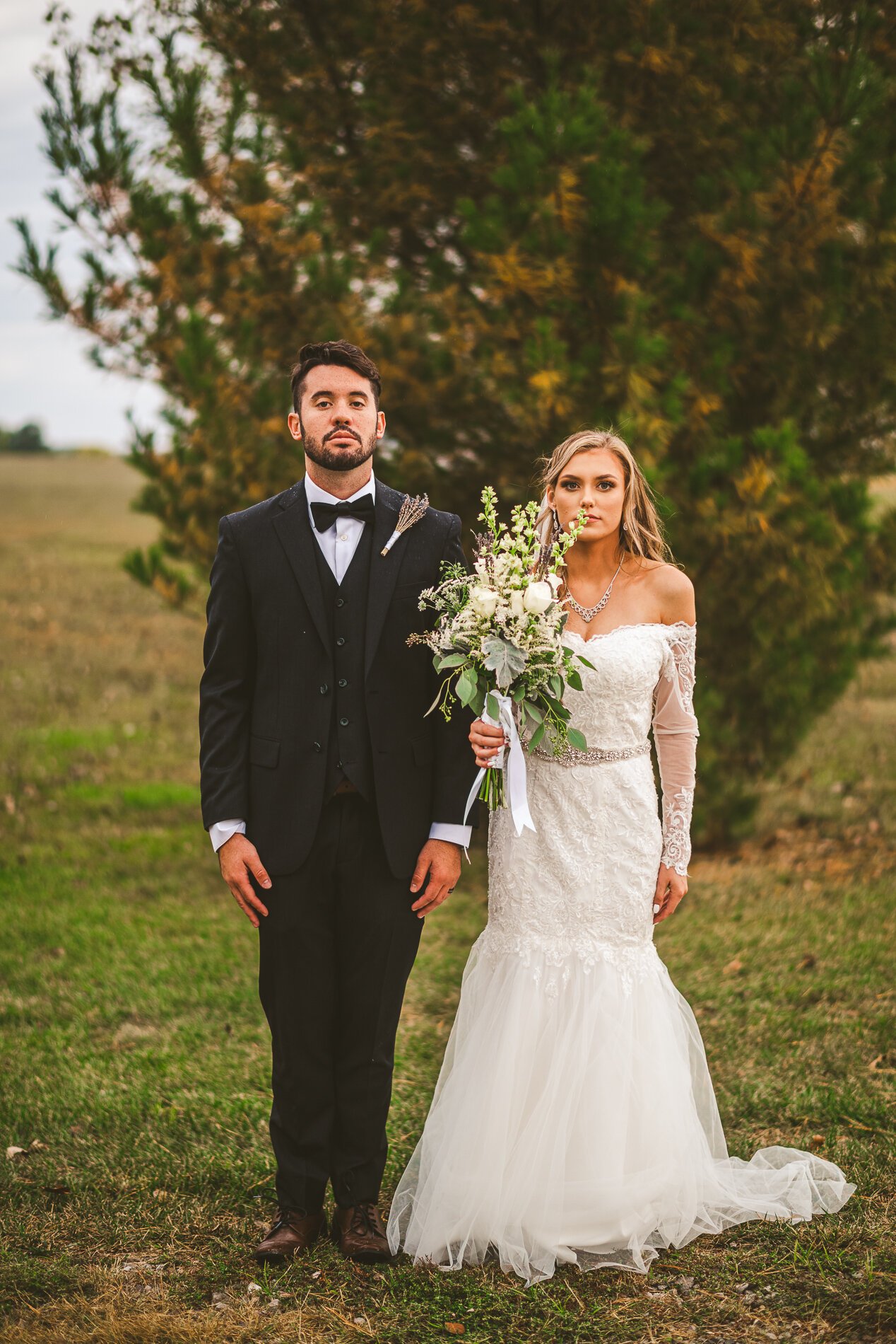 hidden lake winery aviston illinois wedding photography-20.jpg