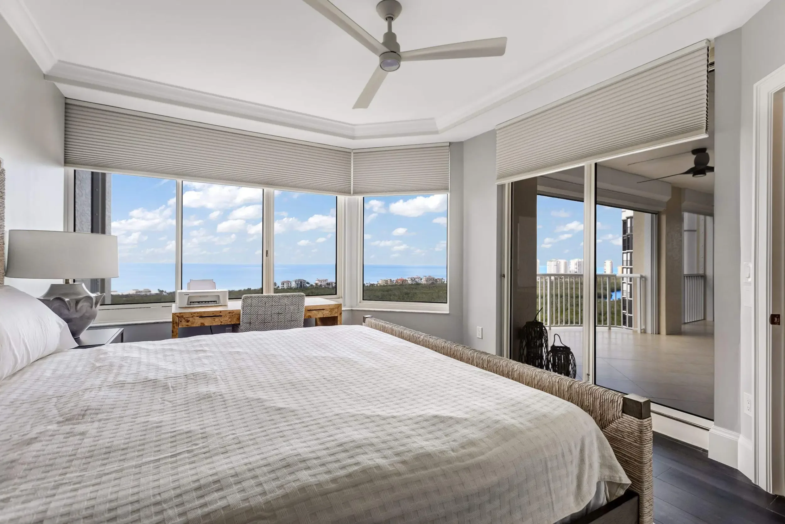 Pelican-Bay-Condo-Renovation-27.webp