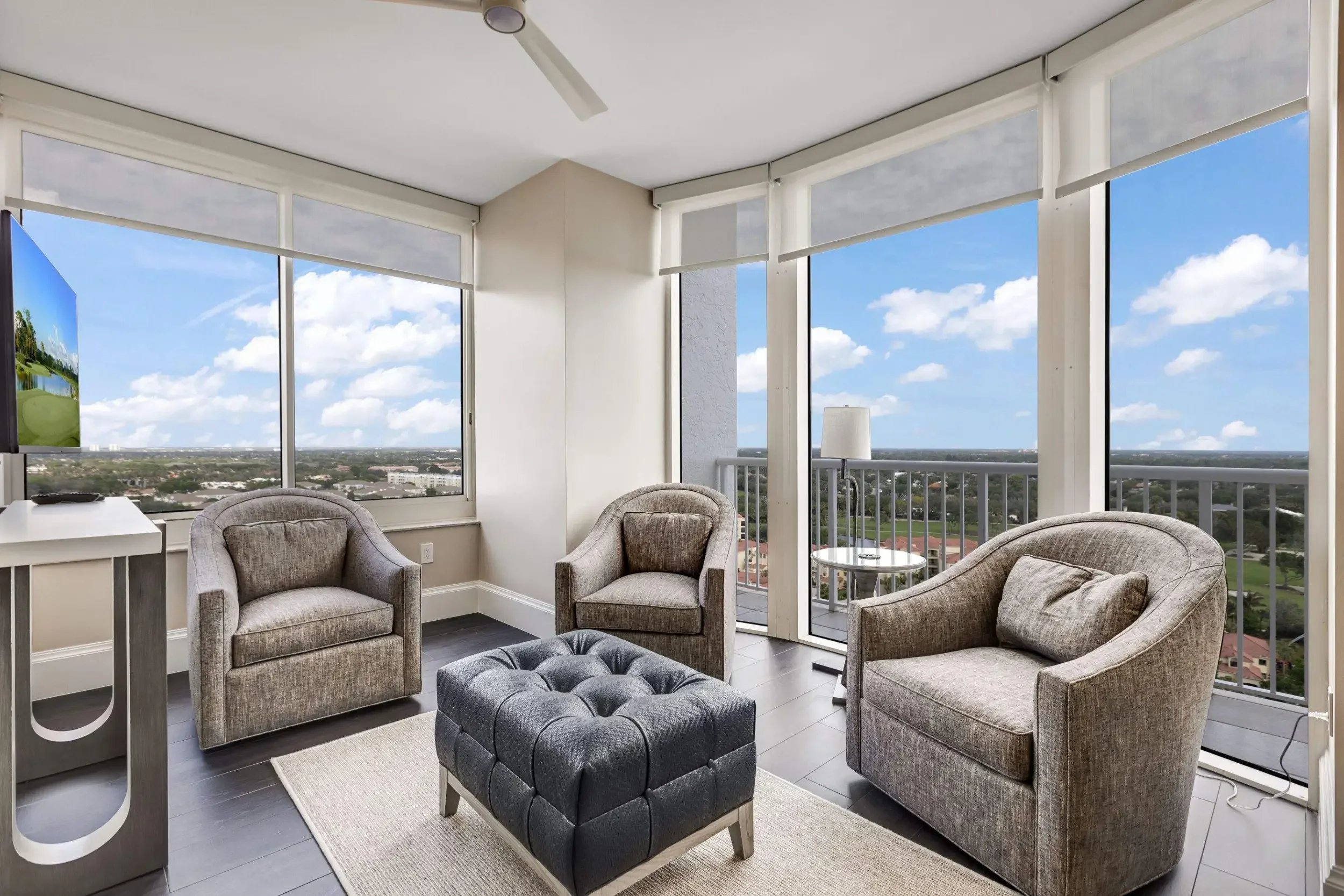 Pelican-Bay-Condo-Renovation-17.webp