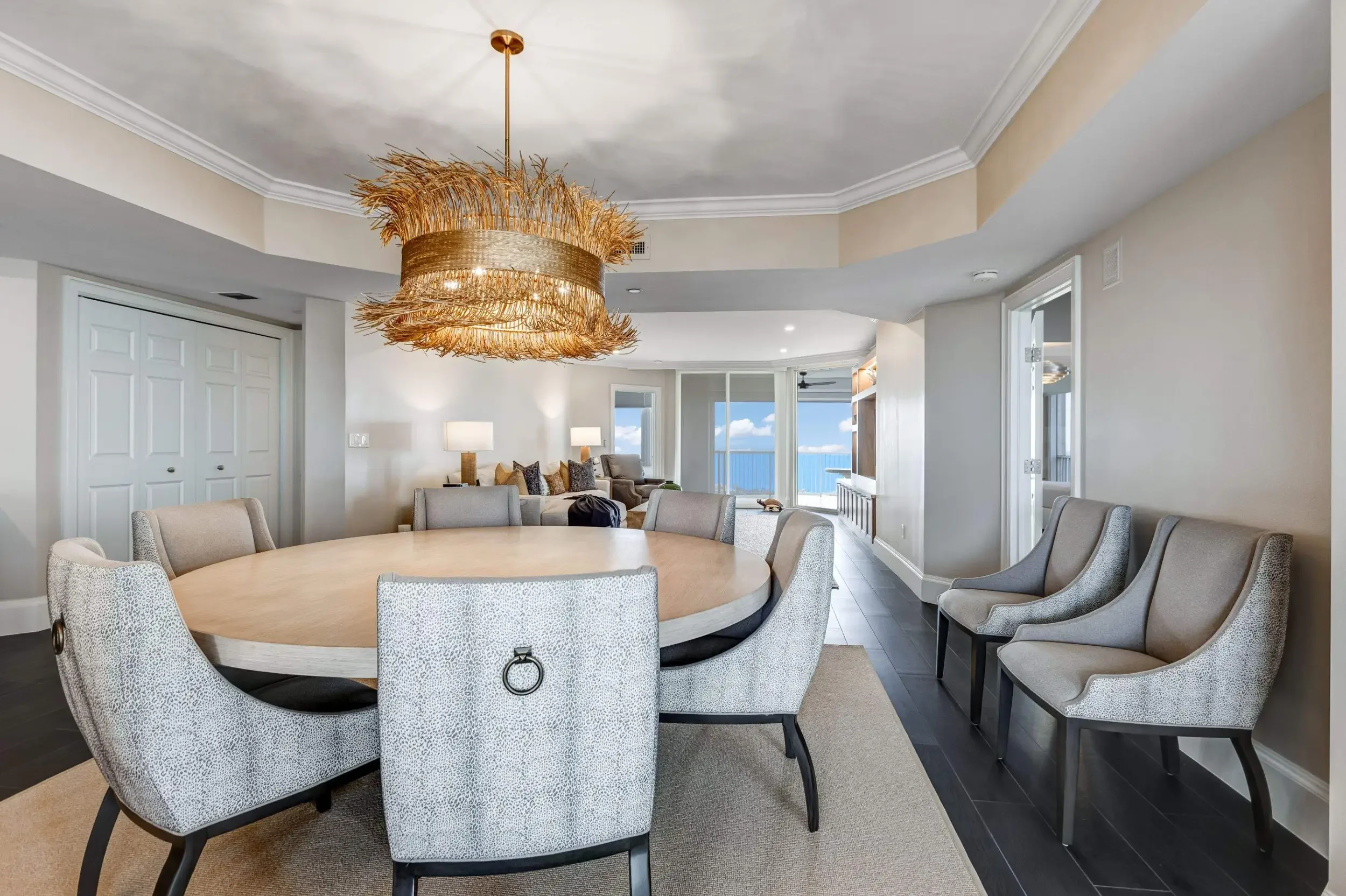 Pelican-Bay-Condo-Renovation-13.webp