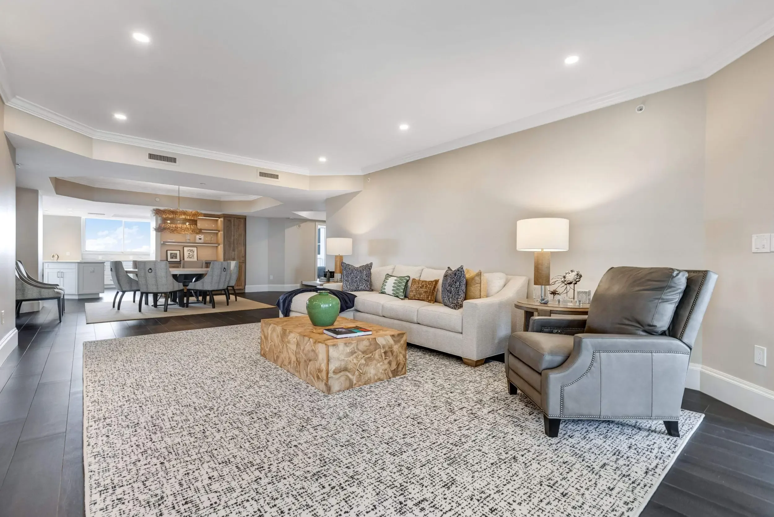 Pelican-Bay-Condo-Renovation-23.webp