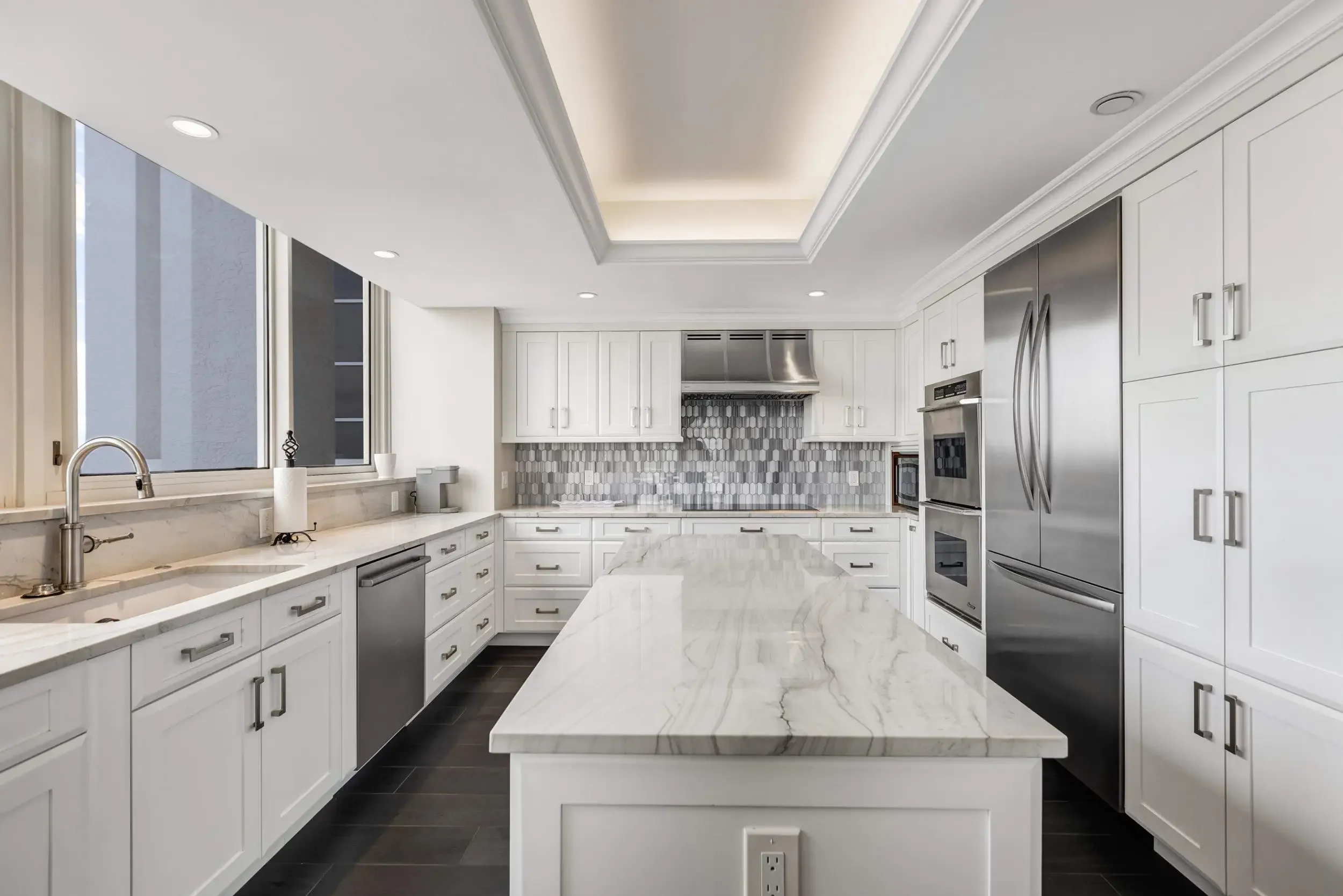 Pelican-Bay-Condo-Renovation-18.webp
