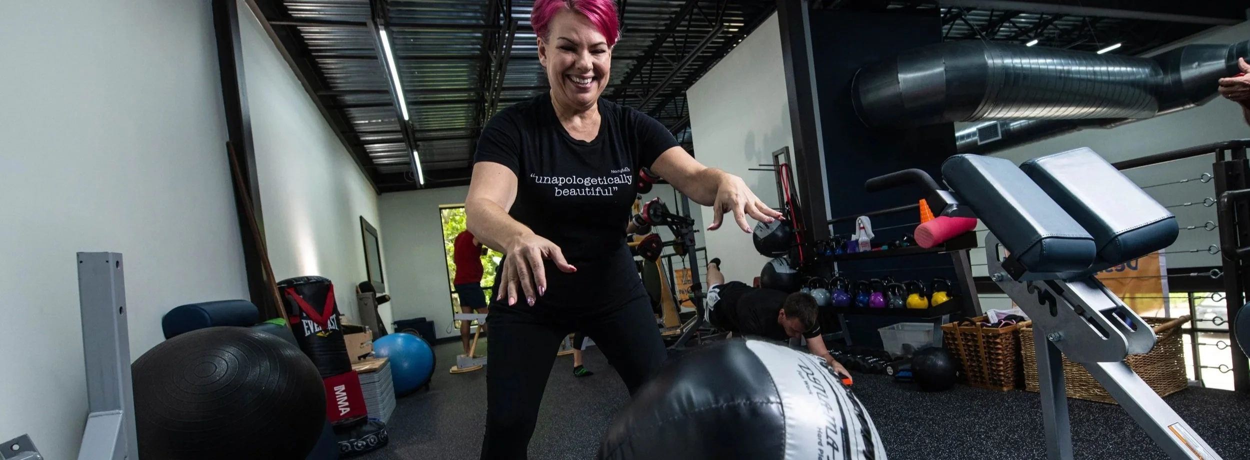 Women throwing a Dynamax