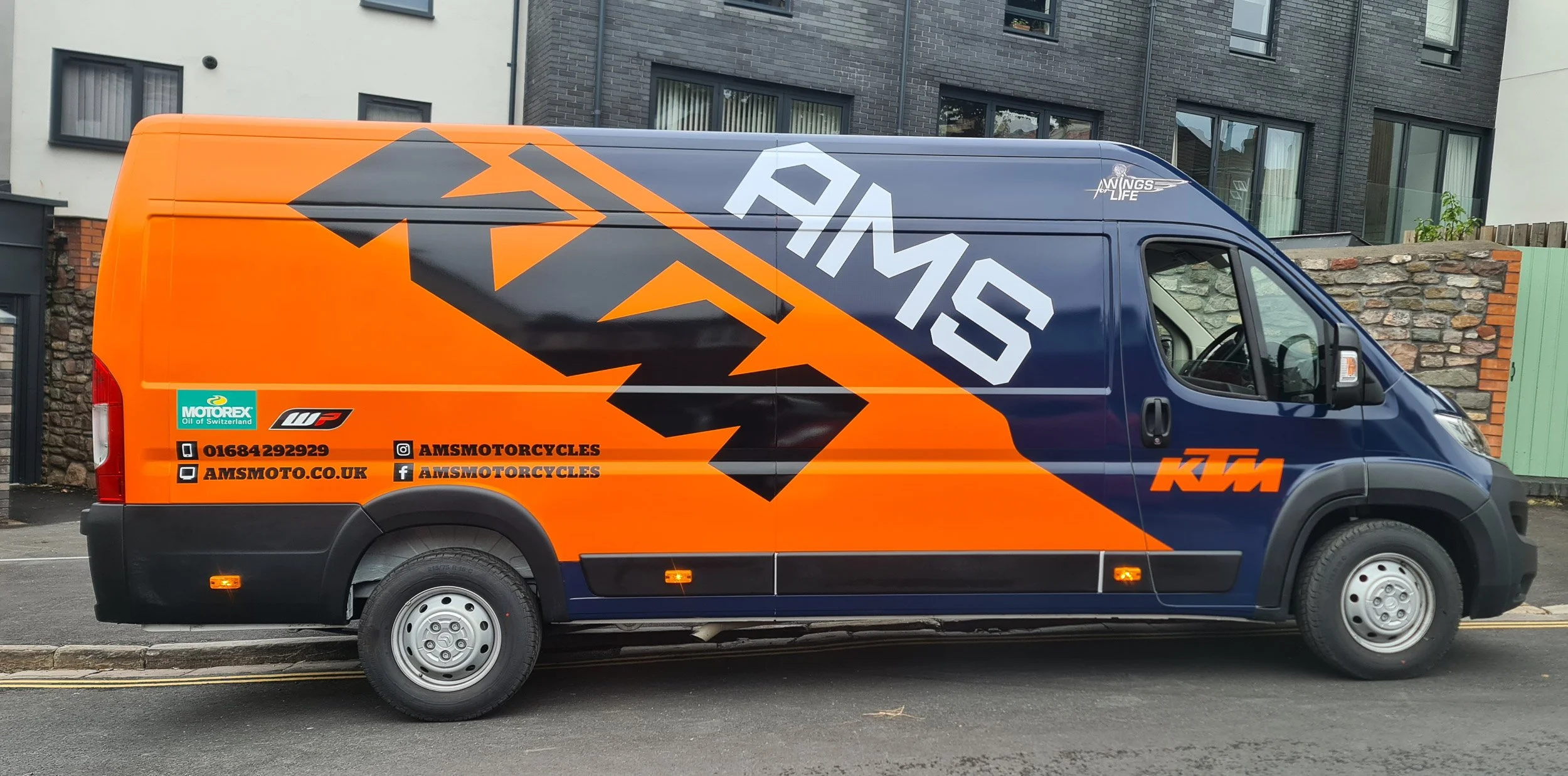 peugoet boxer van wrap