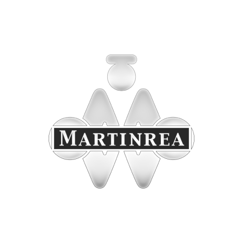 Logotipo en blanco y negro con la palabra 'Martínrea' y un diseño abstracto en forma de martillo.