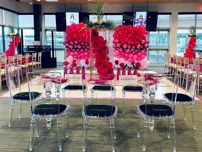 Clear Bella Table and Chairs
