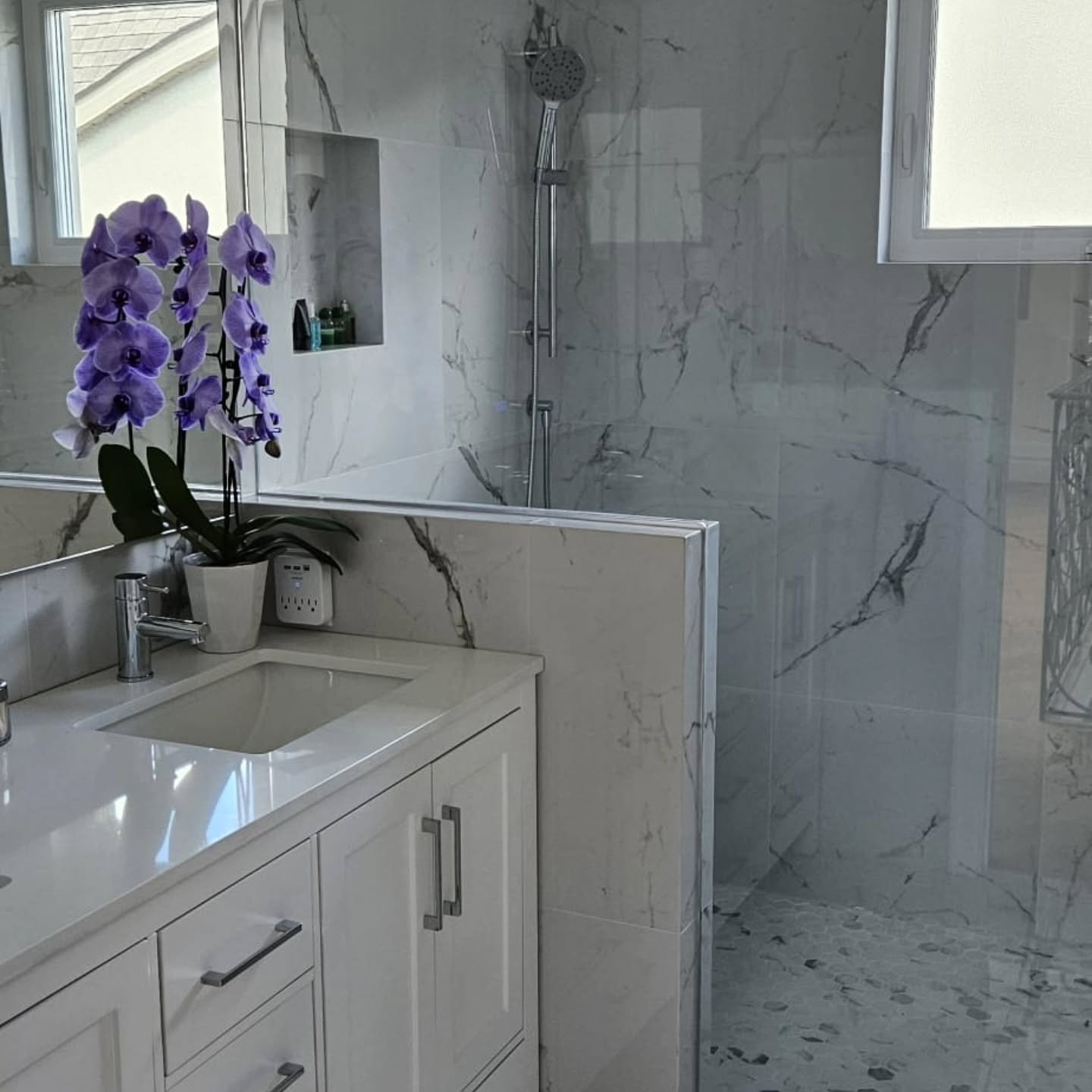 Spas are great, but have you tried installing a massive walk-in shower at home? #bathroomdesign #renovation #torontoreno #showerdesign