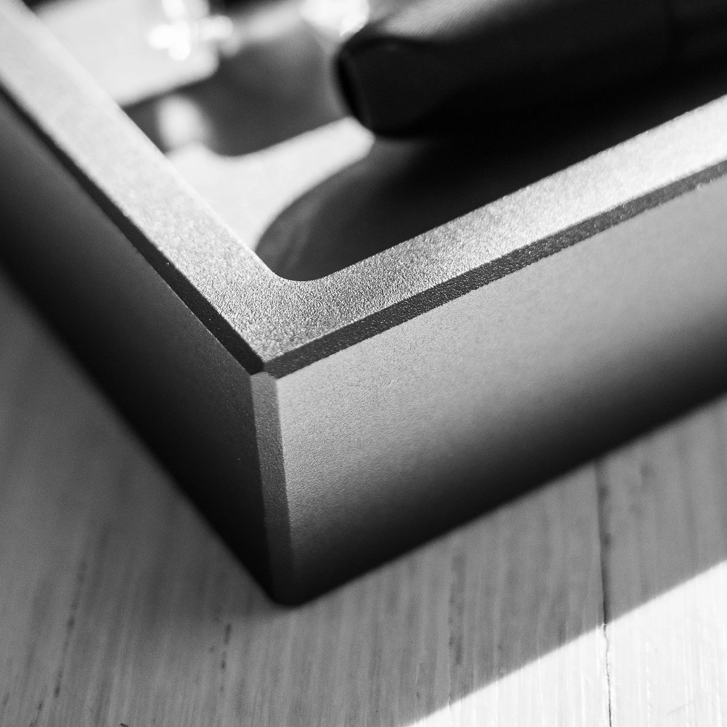 corner detail on tray