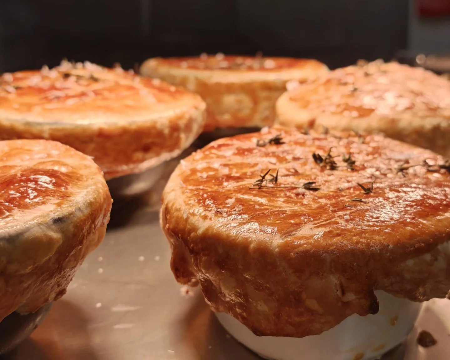 Ox cheek, red wine, and shallot pie.⁠
⁠
Straight from the oven, with a rich savoury crust made using lard in the pastry.⁠
⁠
#ButchersArmsLlanddarog #ButchersArms #CarmarthenshirePub #FreshFish #SustainableFishing #LocalProduce #GastoPub #ProperPub #P